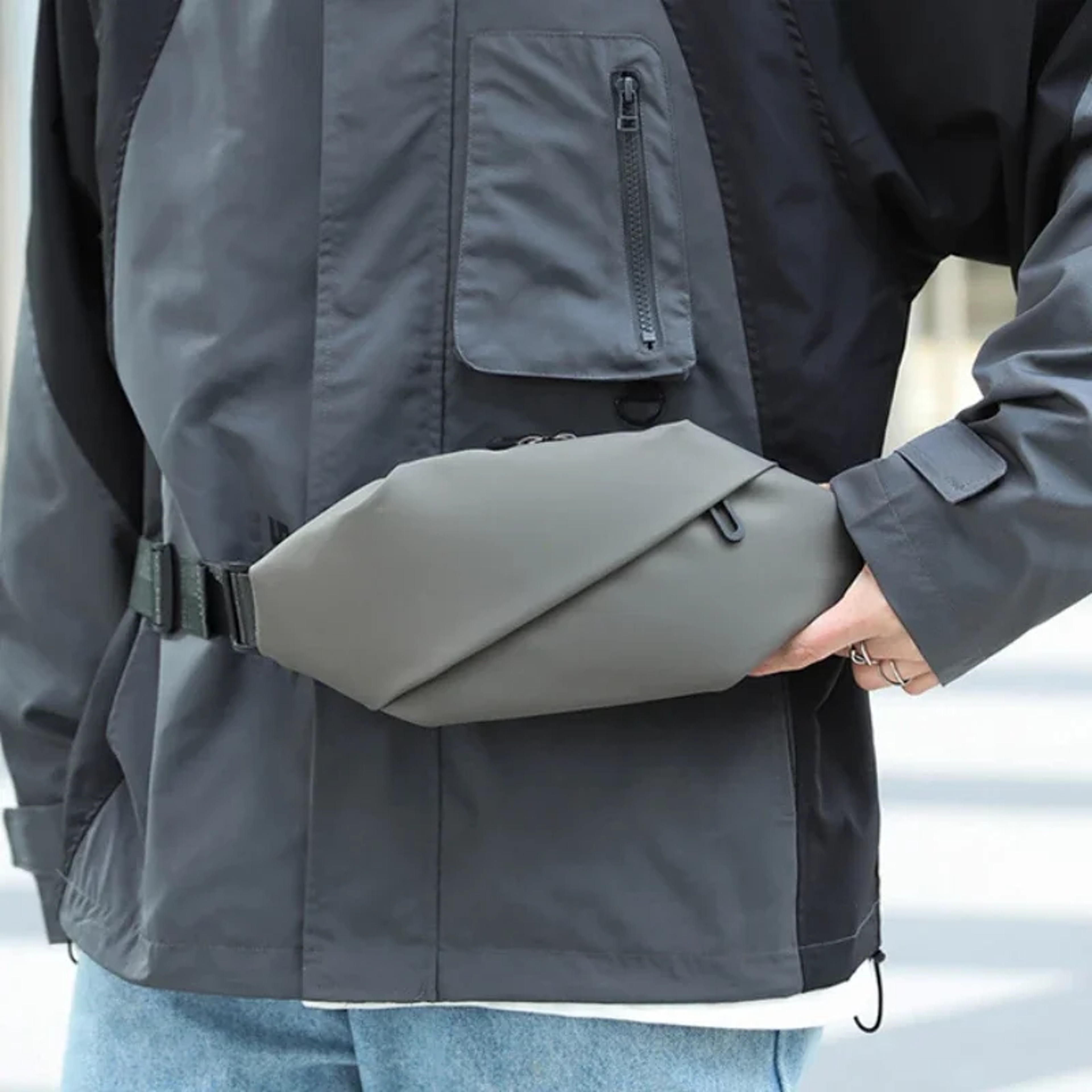Stylish Waterproof Fanny Pack For Men Minimalist Waist Bag For Running Jogging And Outdoor Sports 4