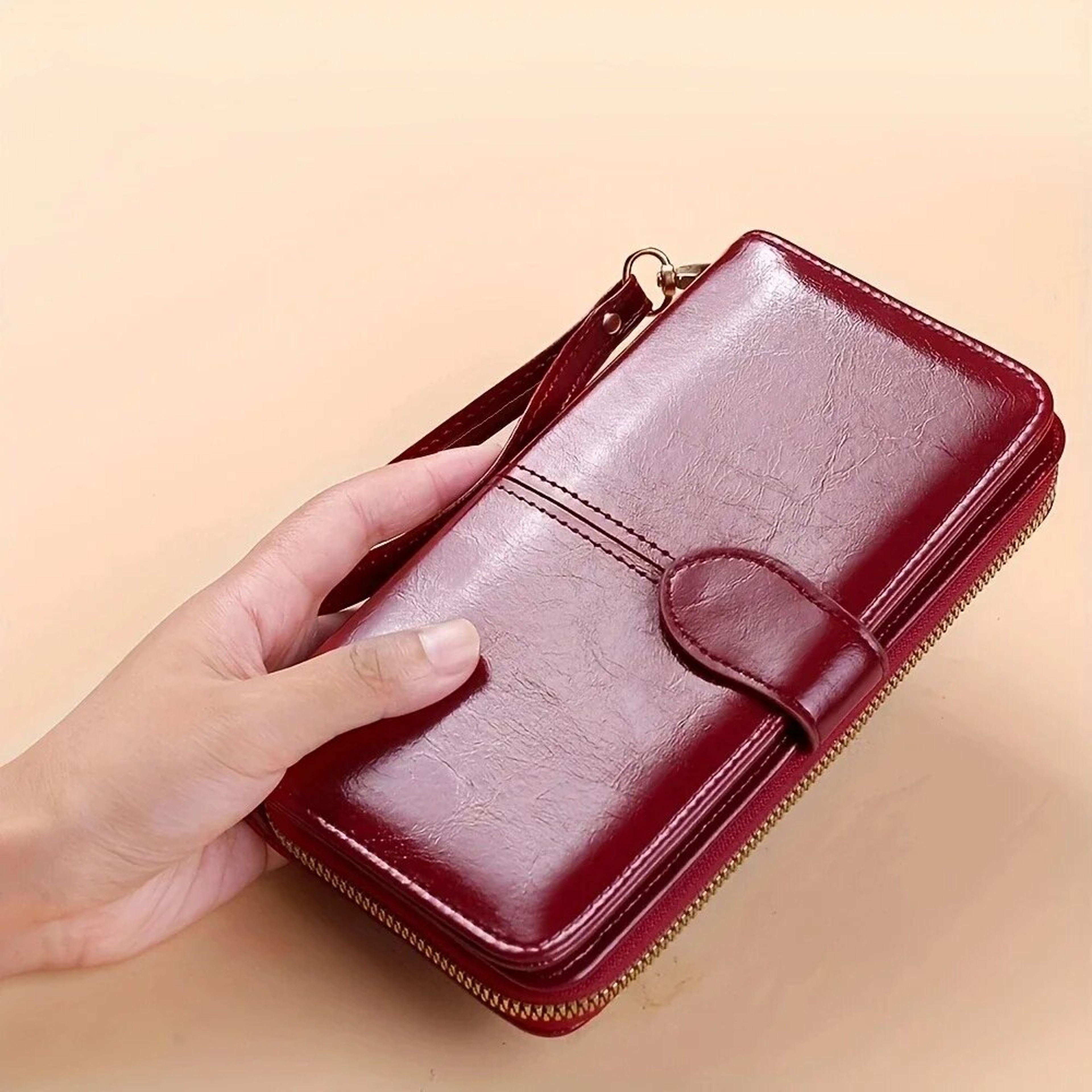 Vintage Oil Wax PU Leather Clutch Wallet Large Capacity Womens Phone Purse With Wristband 2