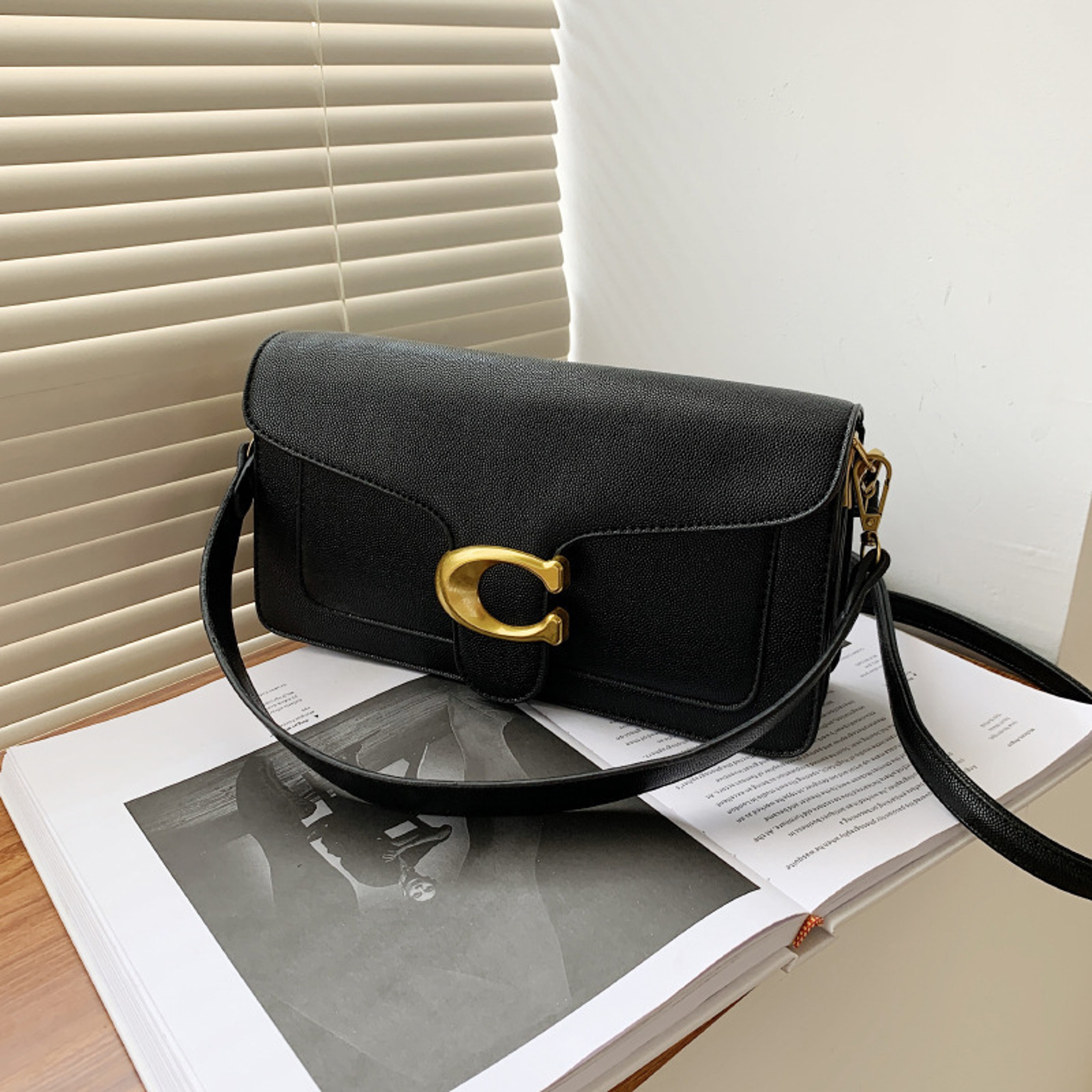 Fashionable Underarm Shoulder Bag With Dual Straps And Diagonal Small Square Bag 2