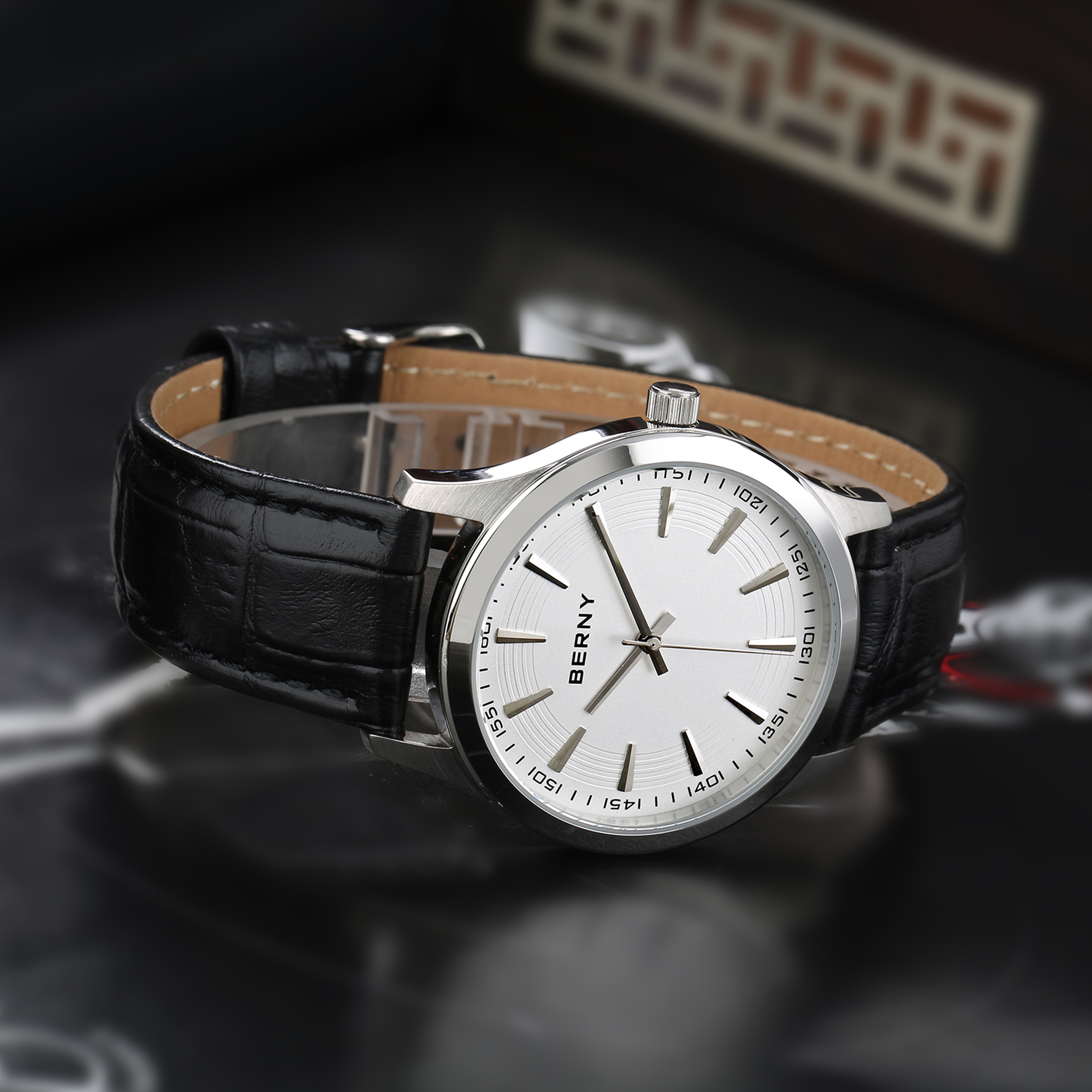 Lightweight Mens Quartz Watch Stainless Steel Case Business Dress Wristwatch 2
