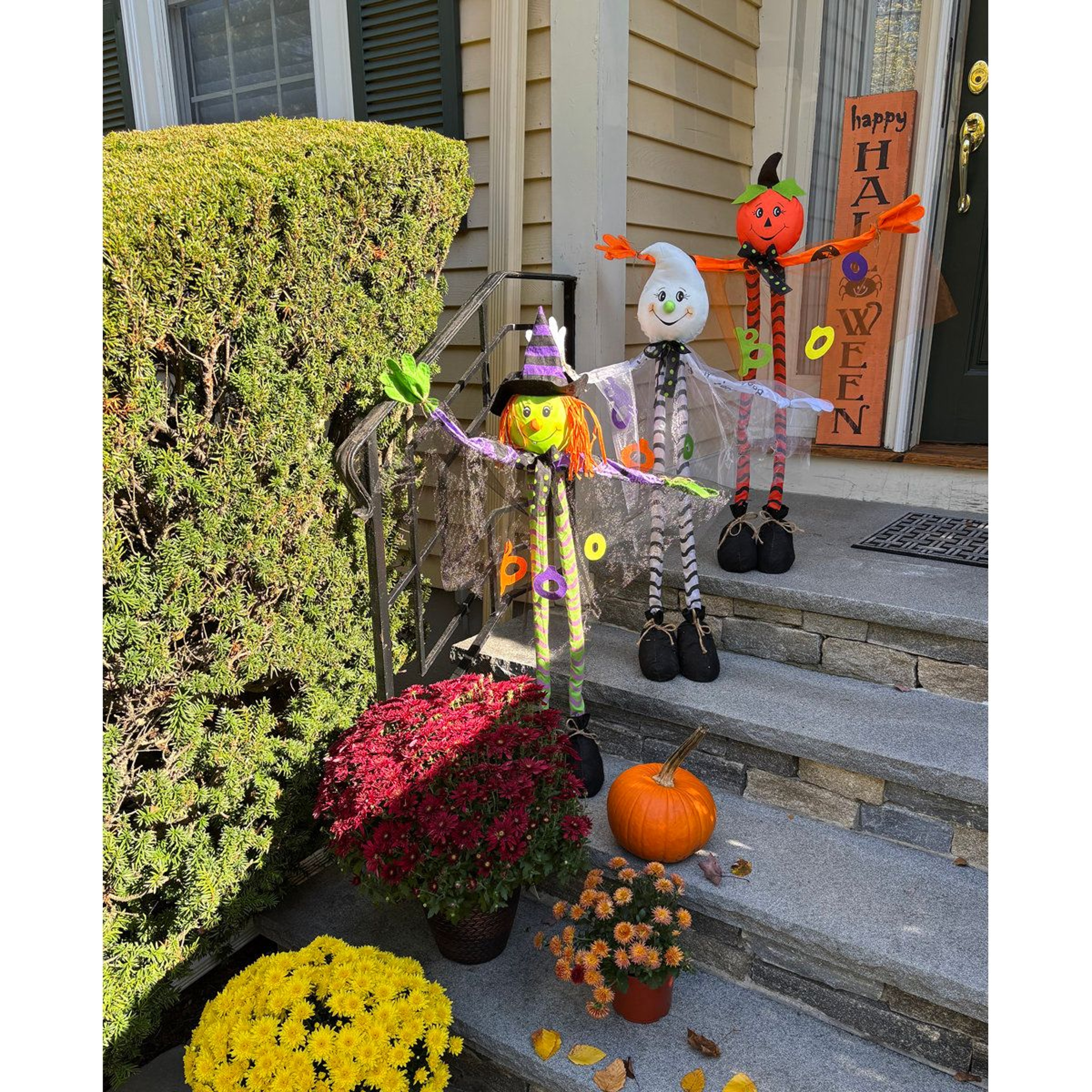 Freestanding Halloween Decorations Foam Figures With Posable Arms 1