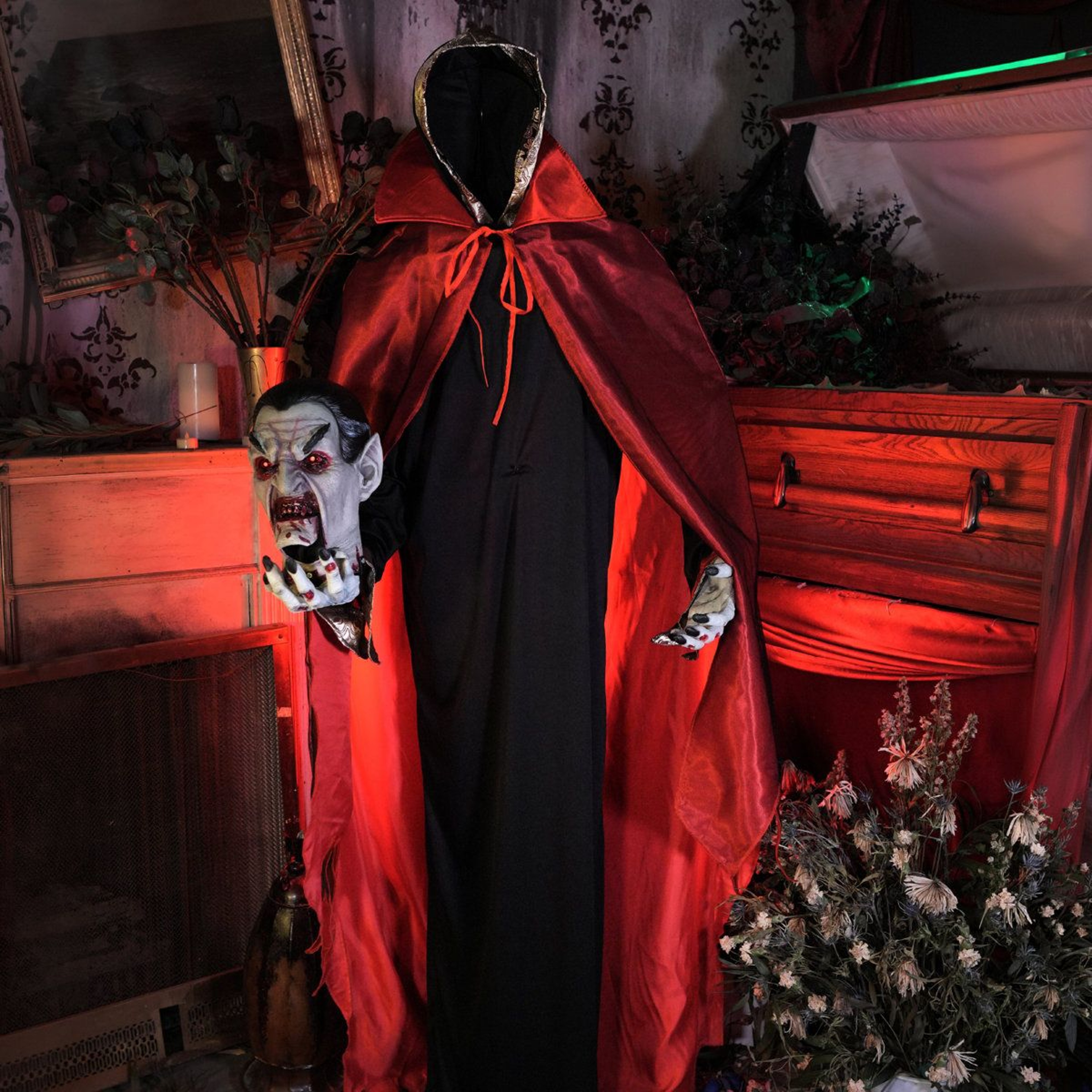 Decapitated Vampire Halloween Animatronic With Red LED Eyes 1