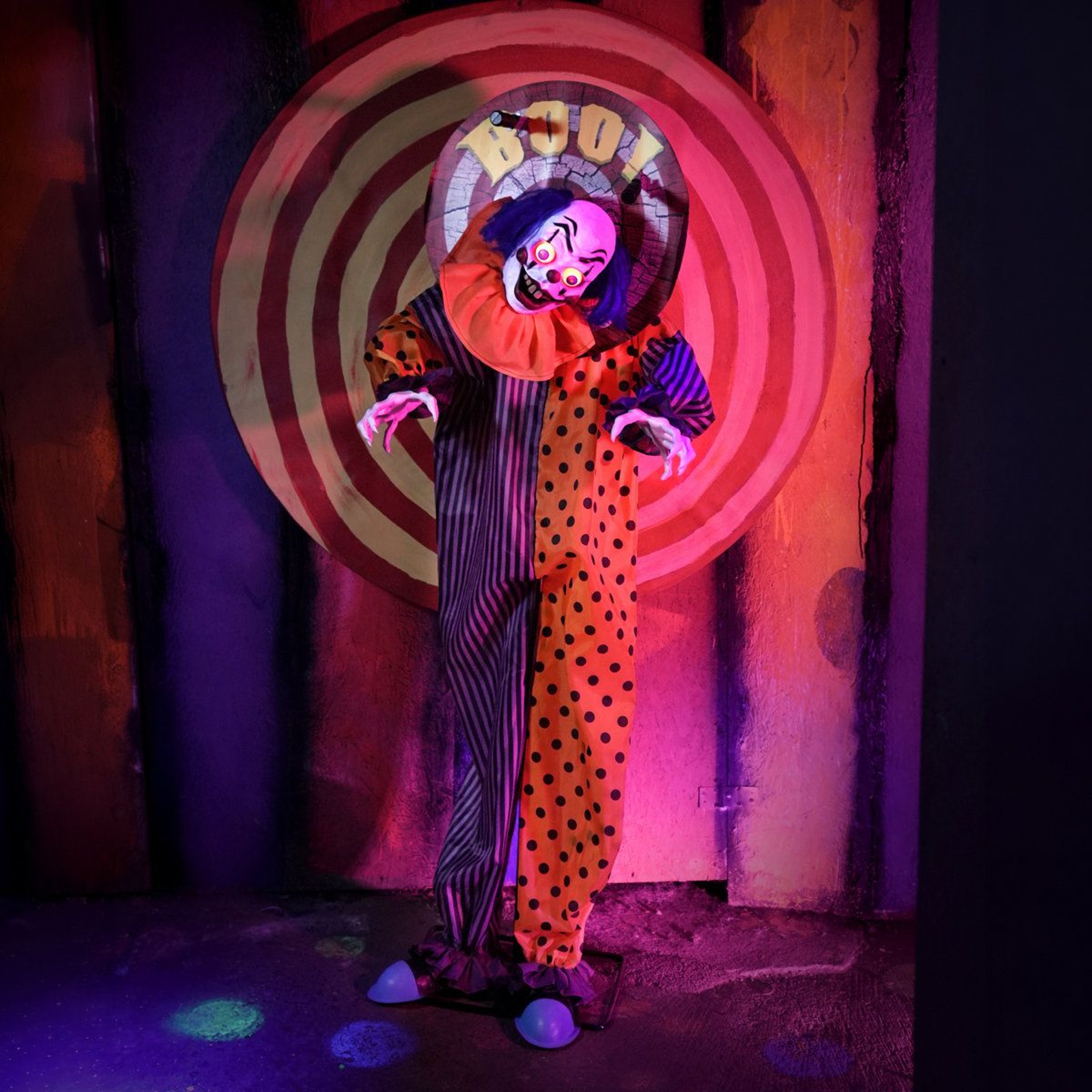 Animated Halloween Clown Animatronic With Moving Head And Red LED Eyes 0