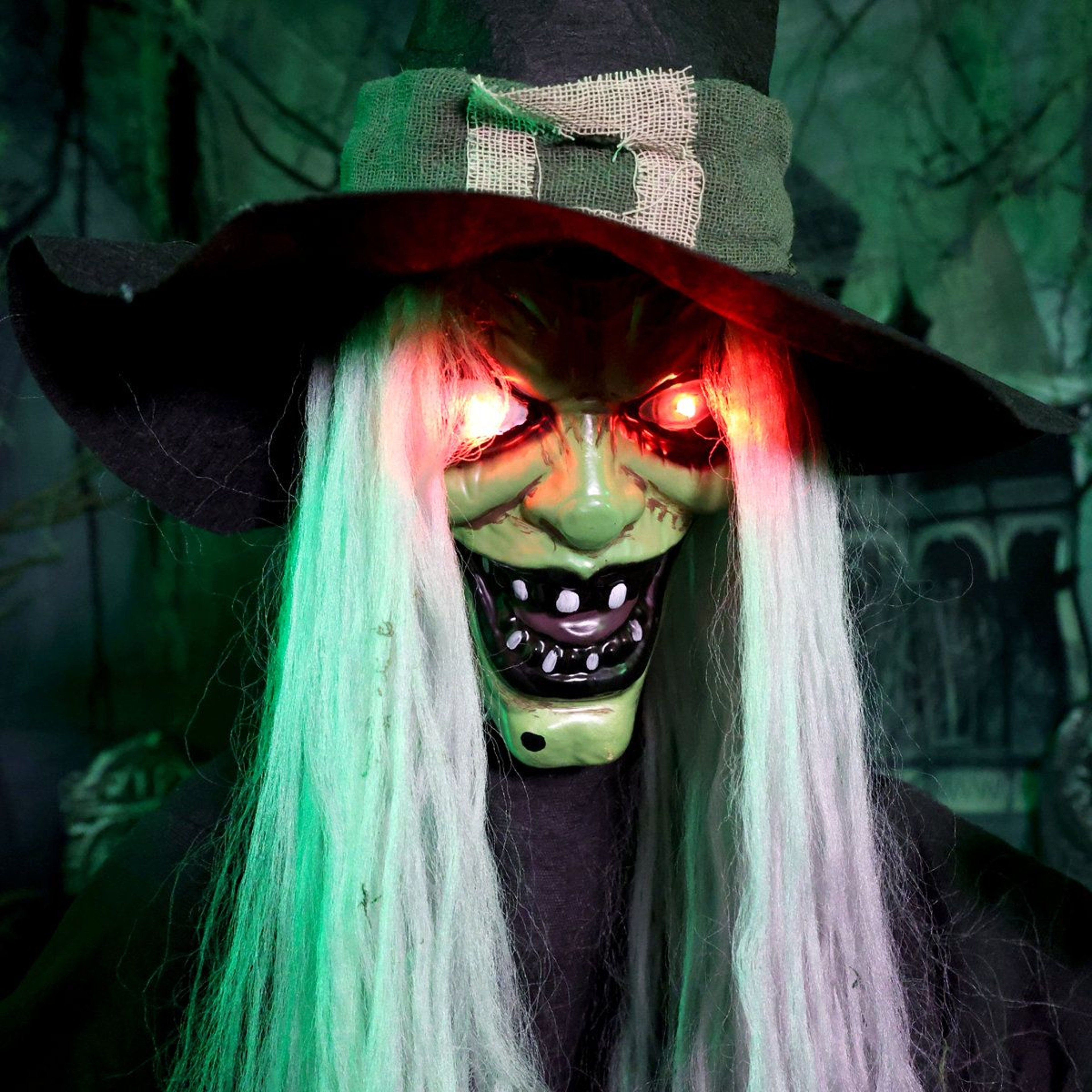 Sitting Witch Halloween Animatronic With Jerking Head And Red LED Lights 6
