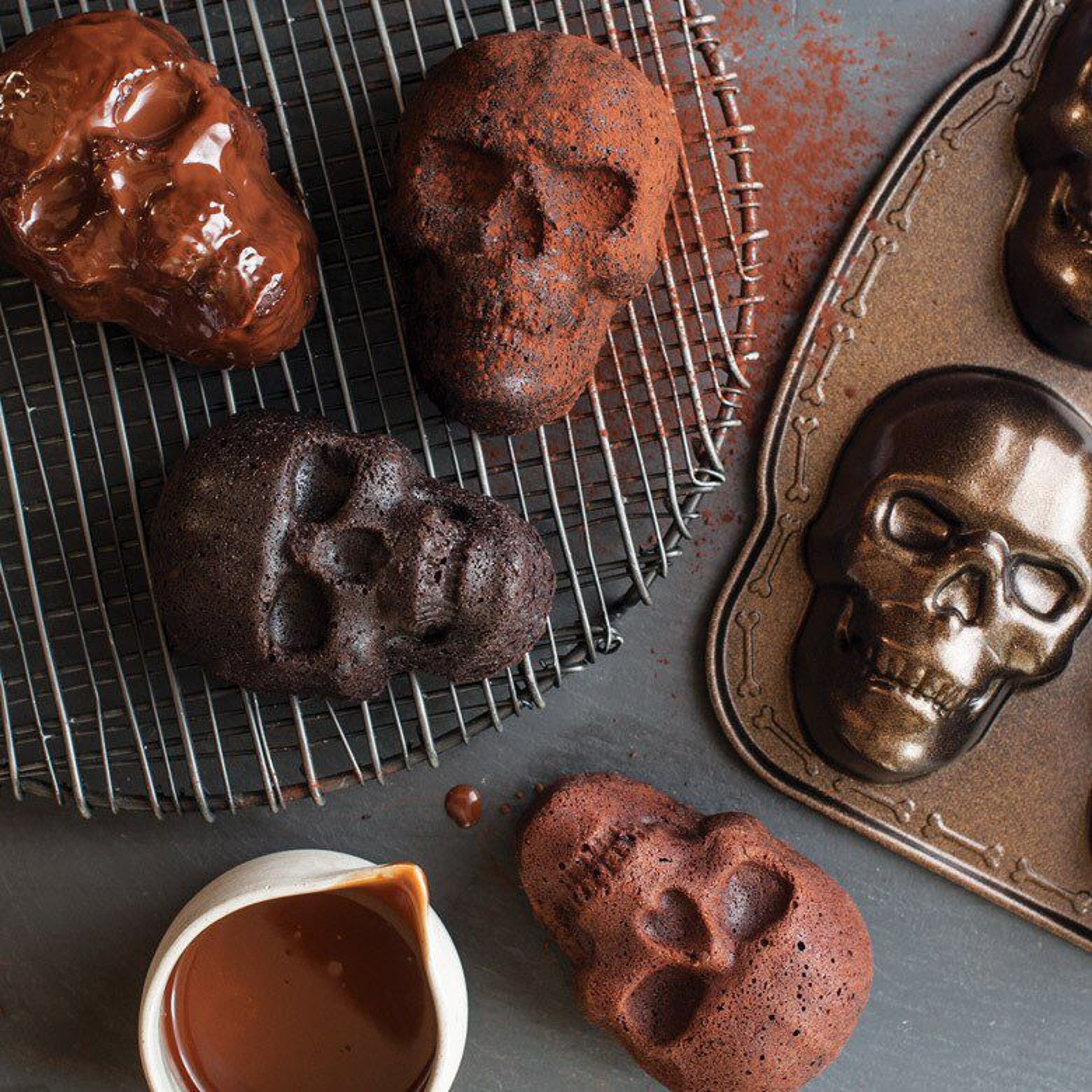 Skull Cakelet Pan Fall Harvest Aluminum Baking Pan In Bronze 2