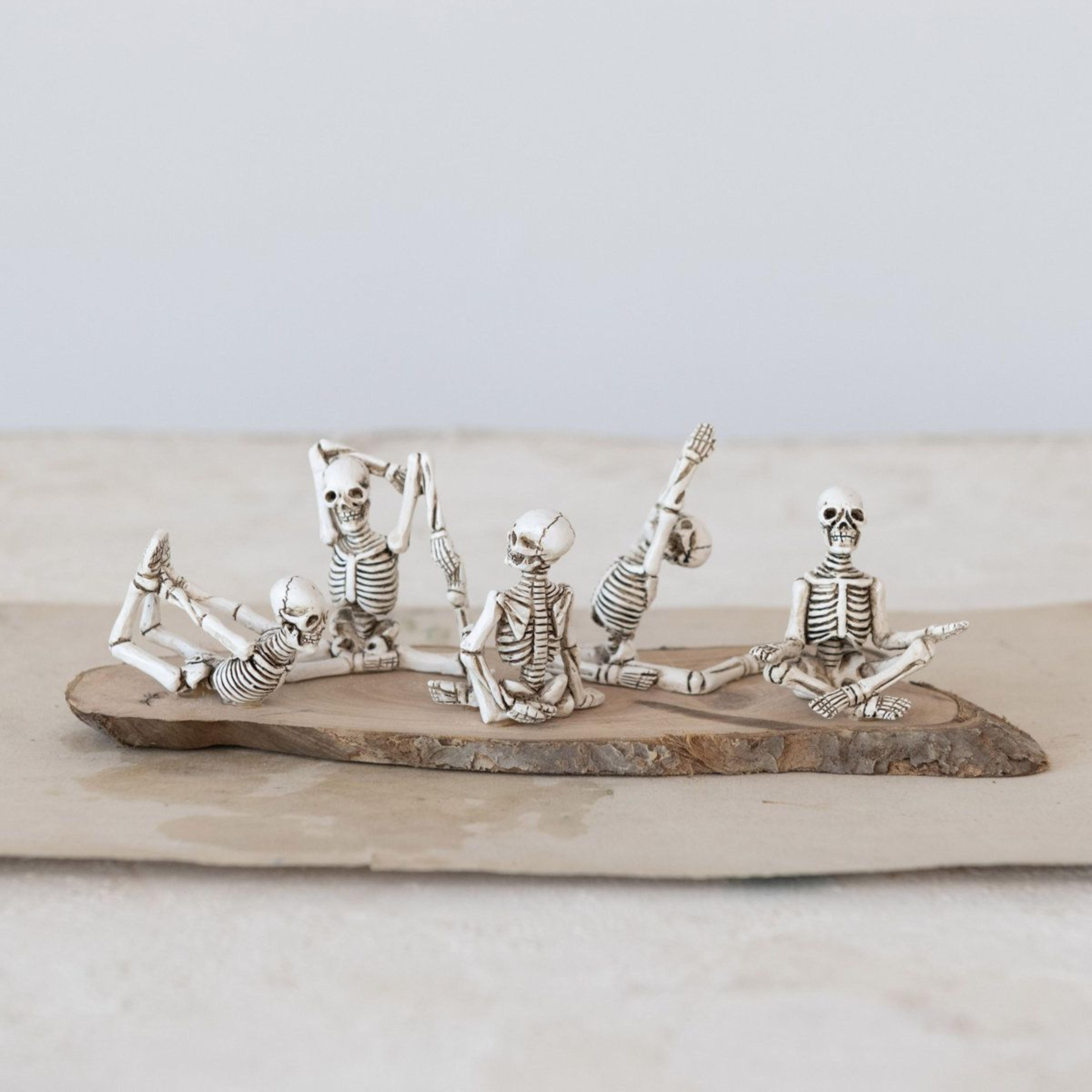 Resin Yoga Skeleton Figurines For Halloween Decor 0