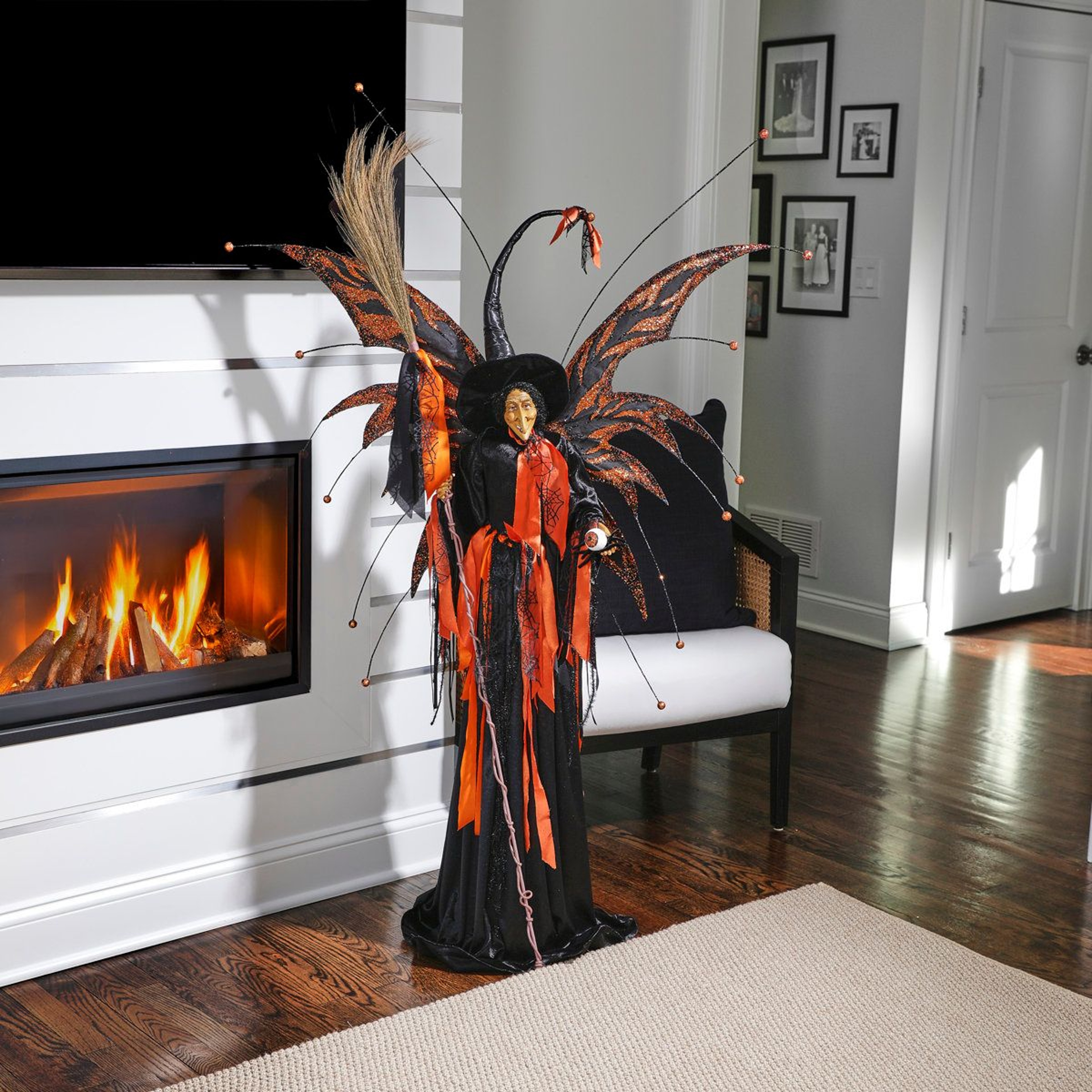 Haunted Witch Halloween Decoration For Indoor Display 0