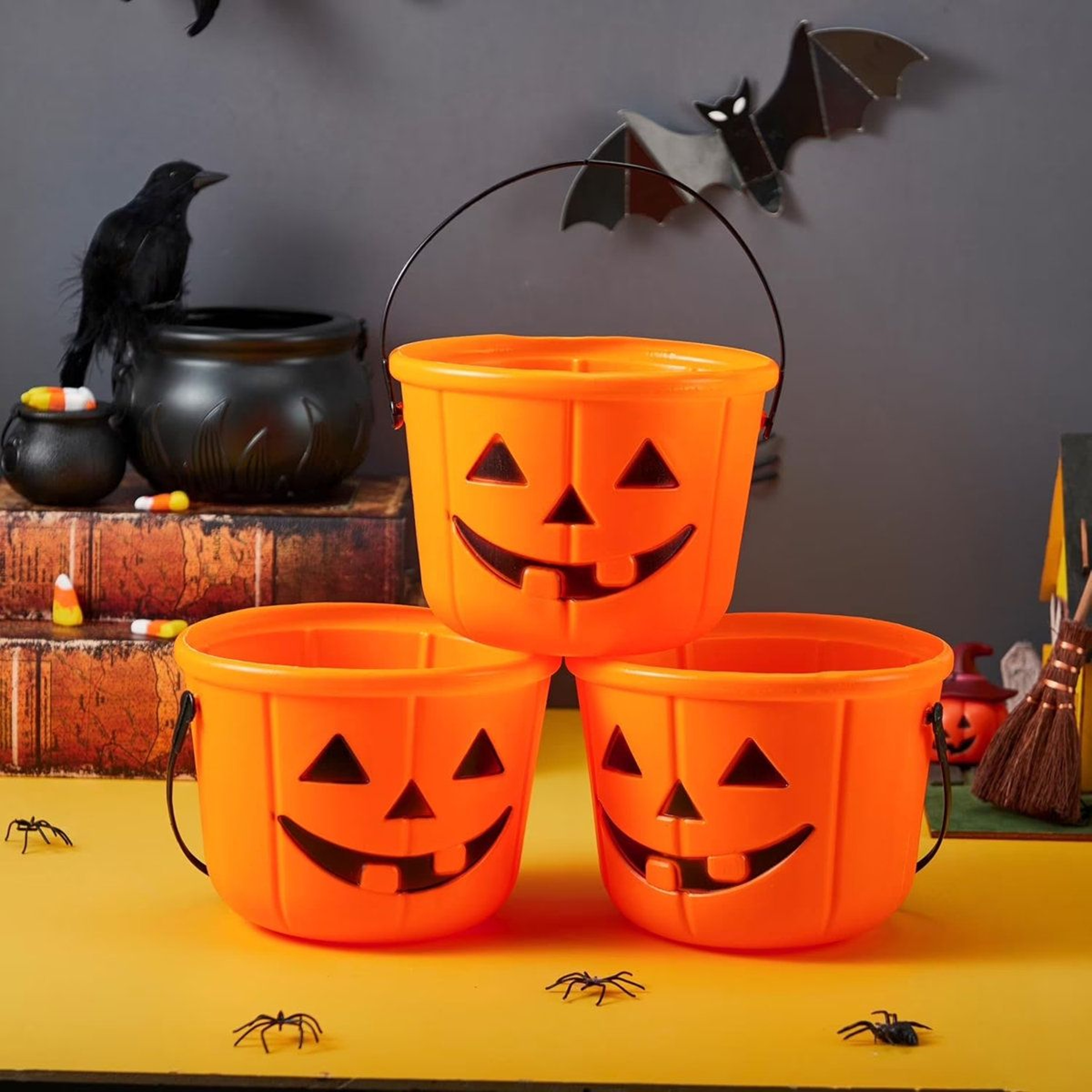 Halloween Pumpkin Trick Or Treat Bucket Orange Plastic Candy Container 2