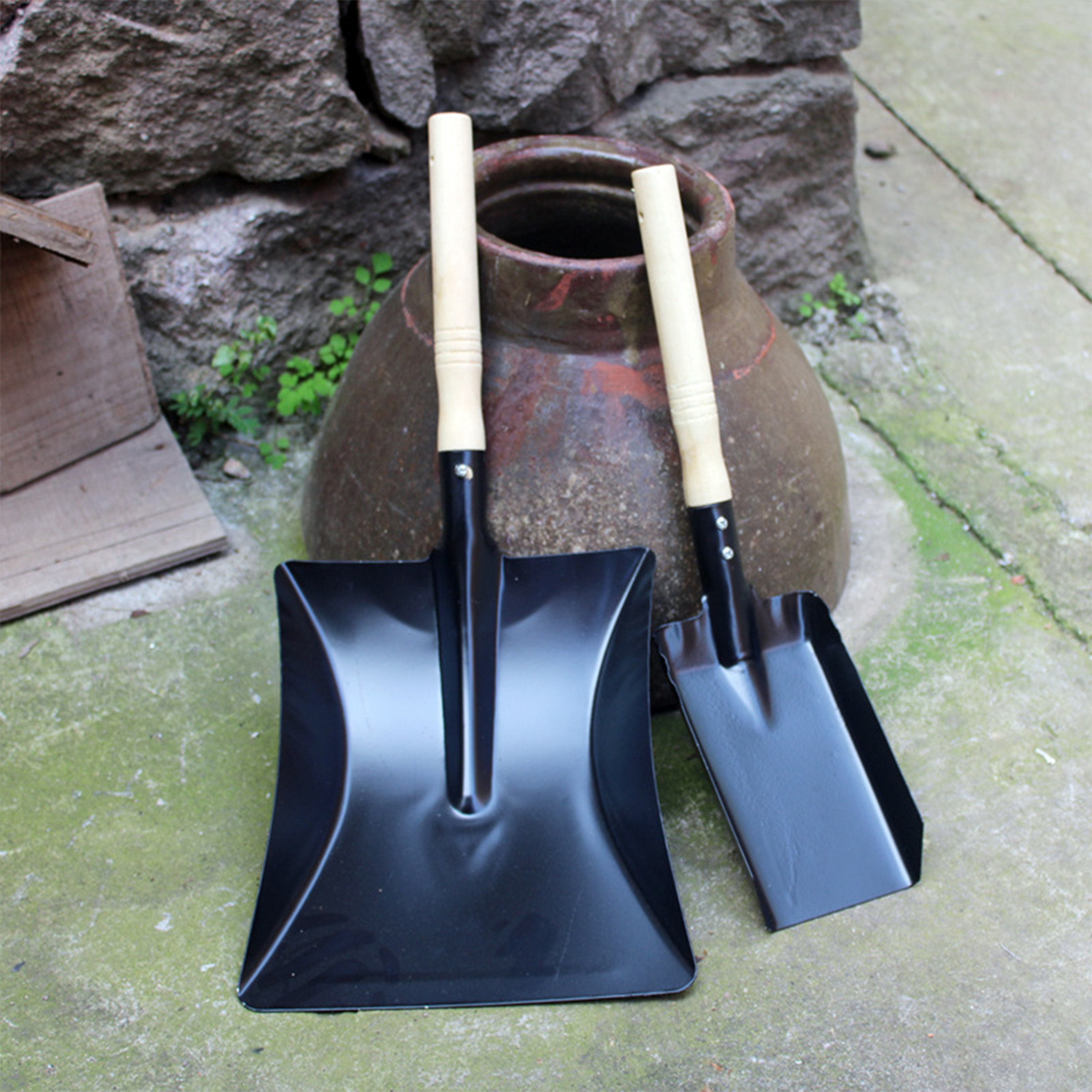 Heavy Duty Camping Shovel Multi Tool Survival Axe  Saw For Outdoor Garden  Fireplace 2