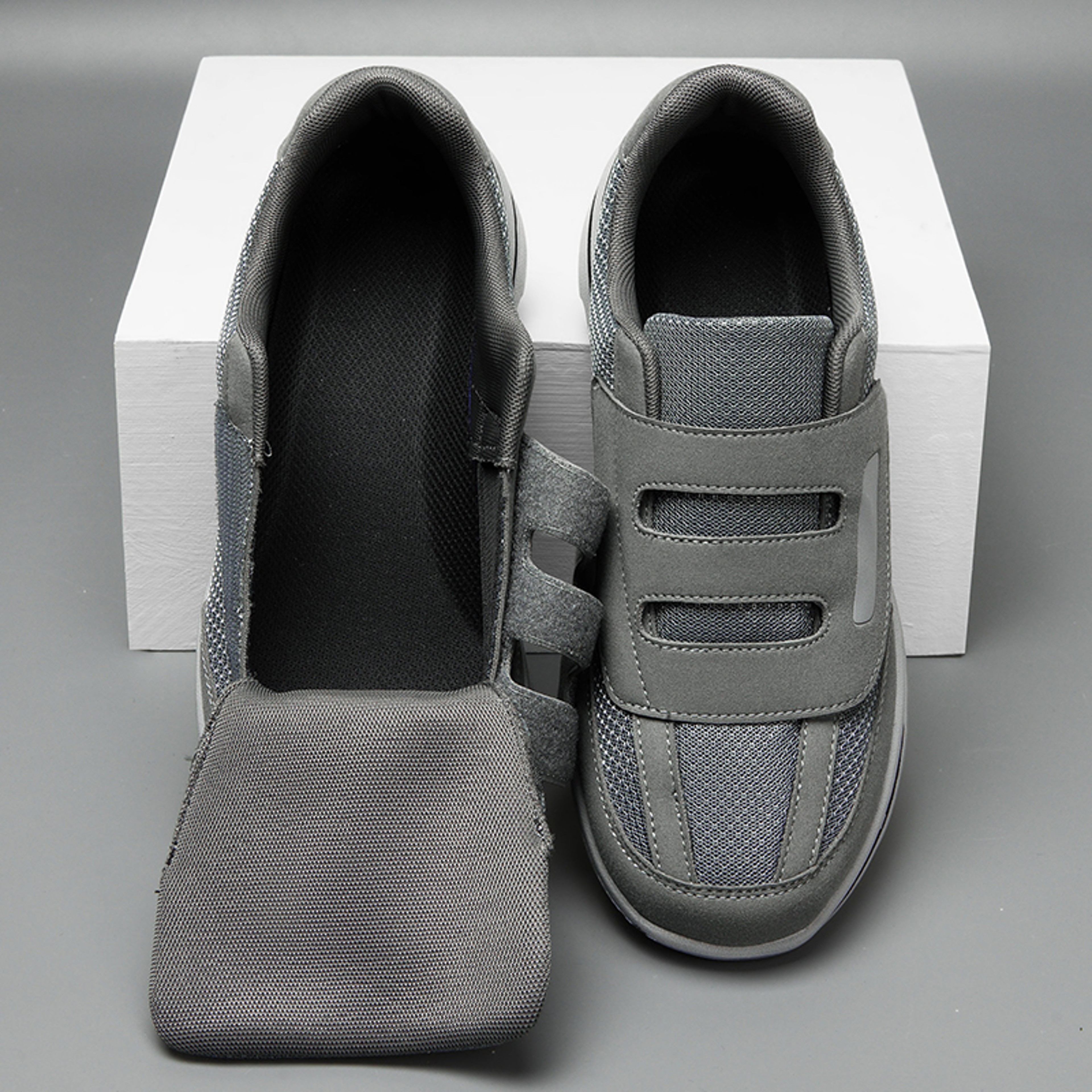 ComfortFit Wide Toe Diabetic Shoes For Swollen Feet And Bunions 3