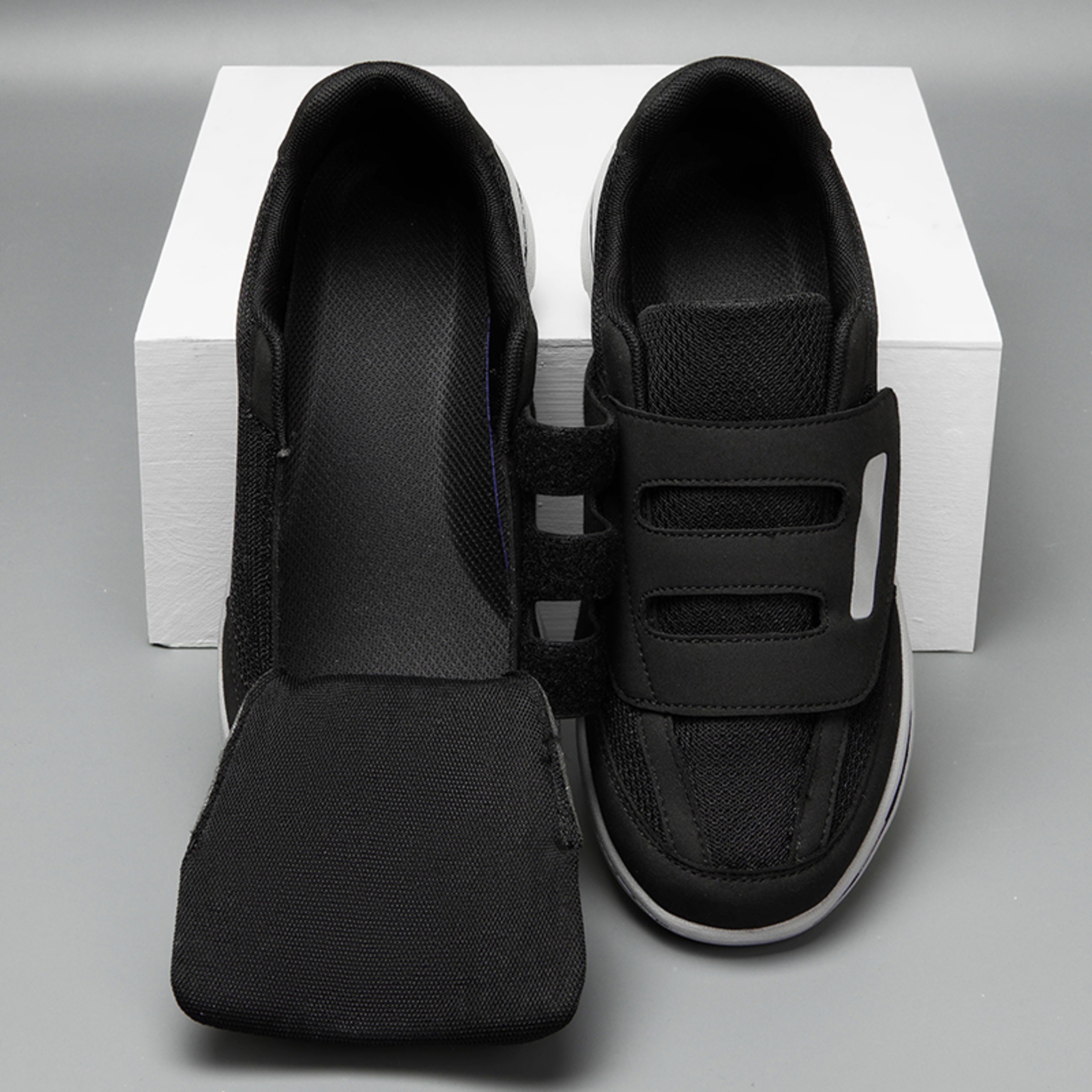 ComfortFit Wide Toe Diabetic Shoes For Swollen Feet And Bunions 5