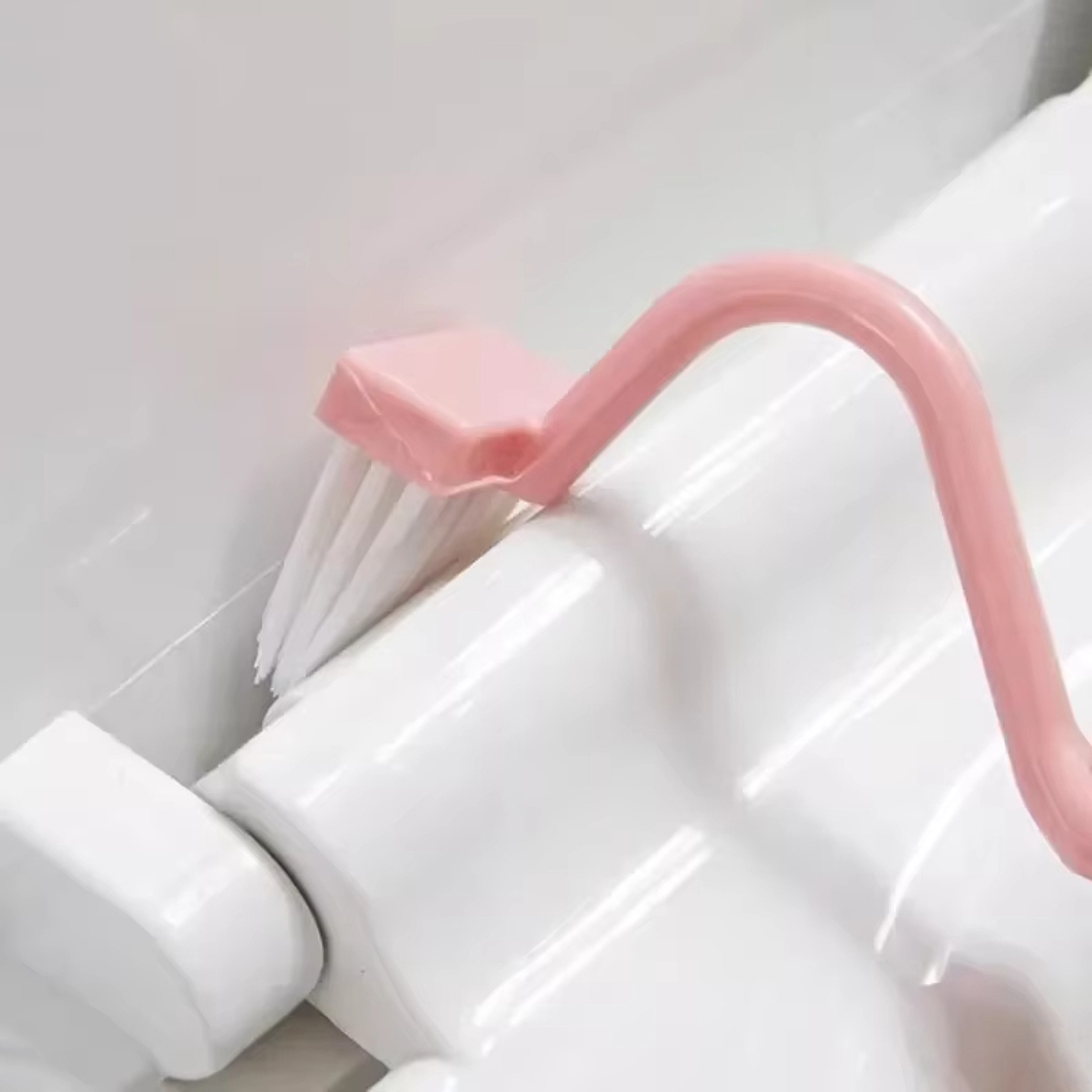 Curved Reach Deep Clean Toilet Brush With Long Handle For Under Rim Cleaning 3