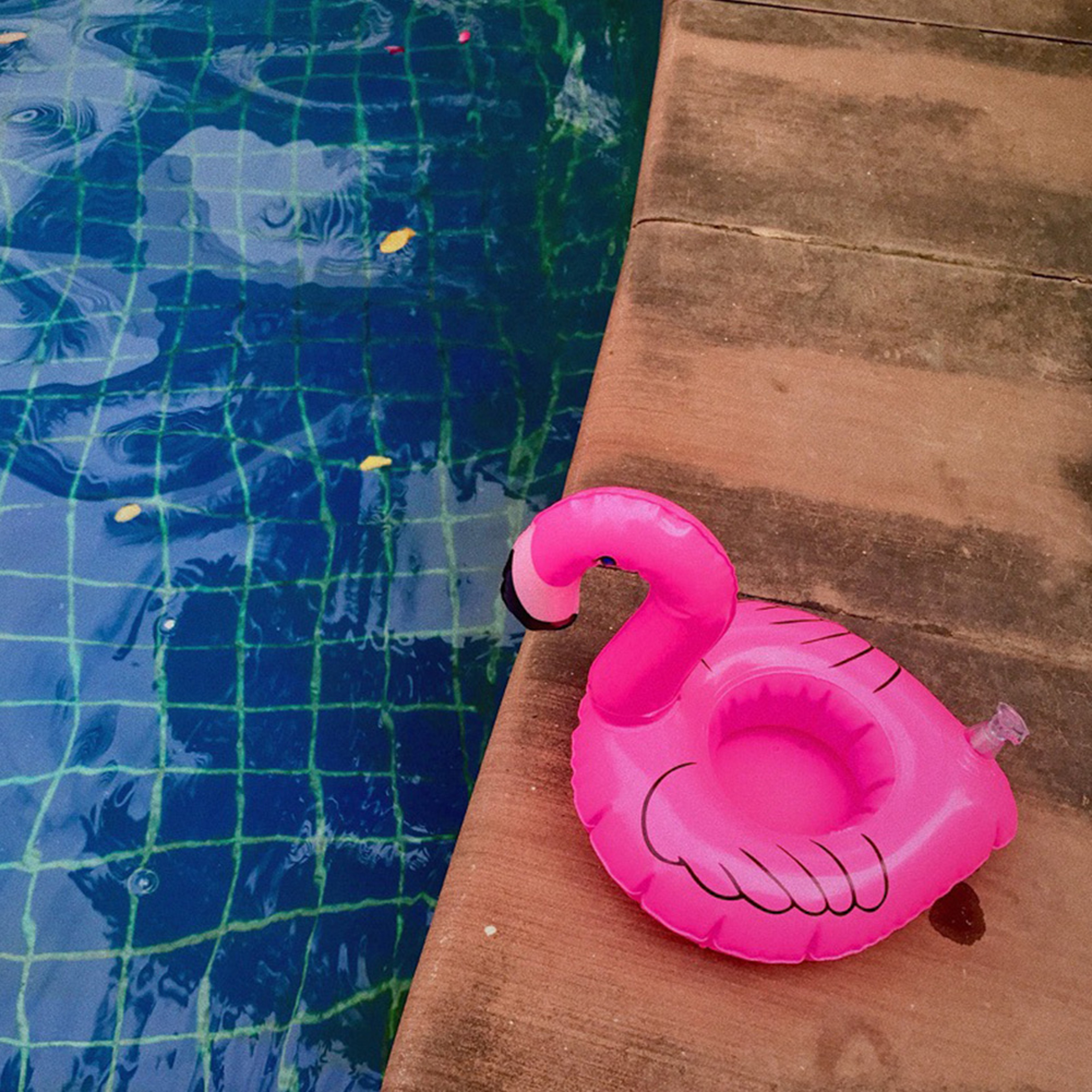 Inflatable Drink Holder Pool Cup Float For Pool Parties  Beach Fun 2