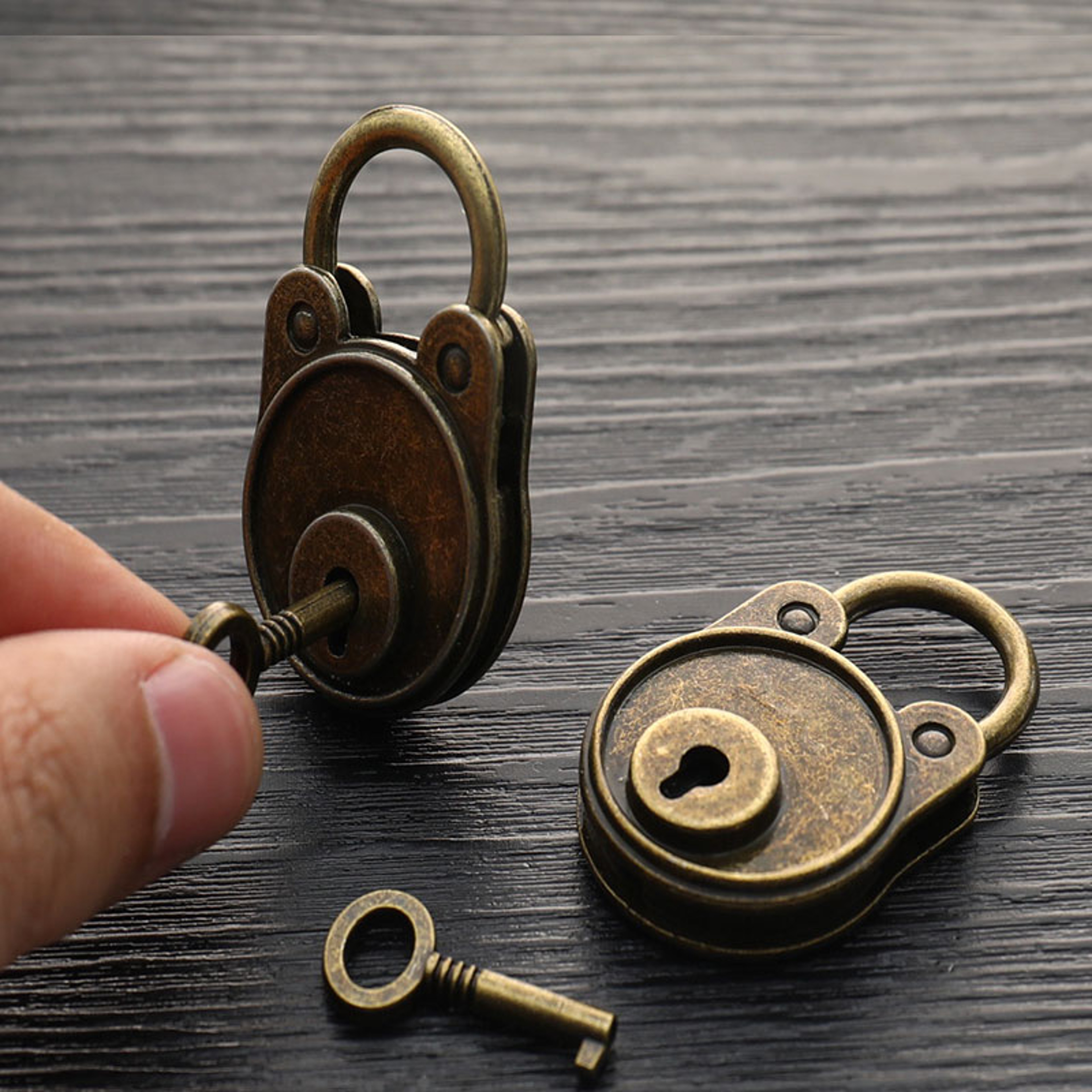Vintage Chinese Padlock with Key for Luggage, Notebooks and Bags – view 4
