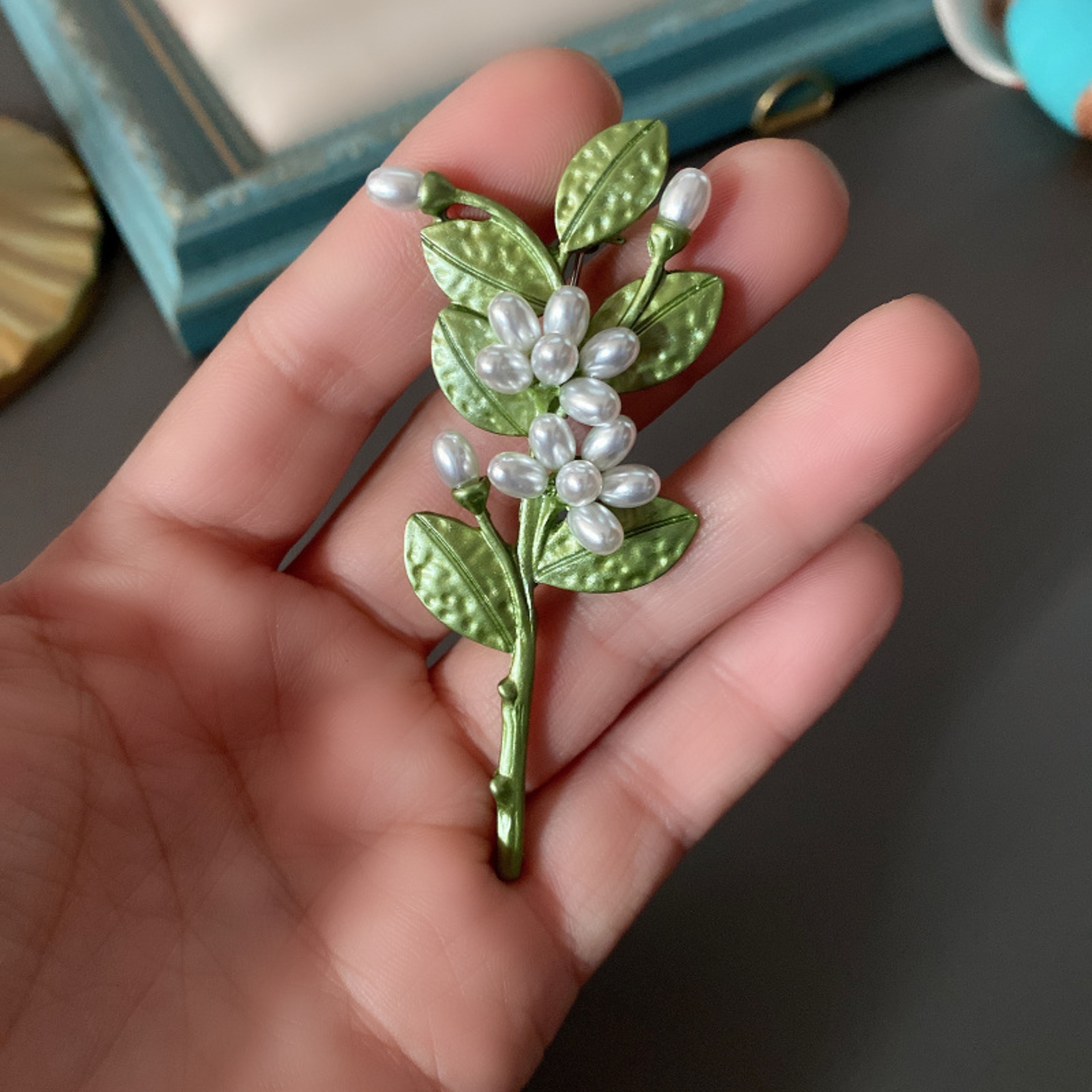 Vintage Enamel Brooch Pin for Women, Elegant Floral Pearl & Crystal Diamond Corsage for Weddings, Parties & Special – view 14