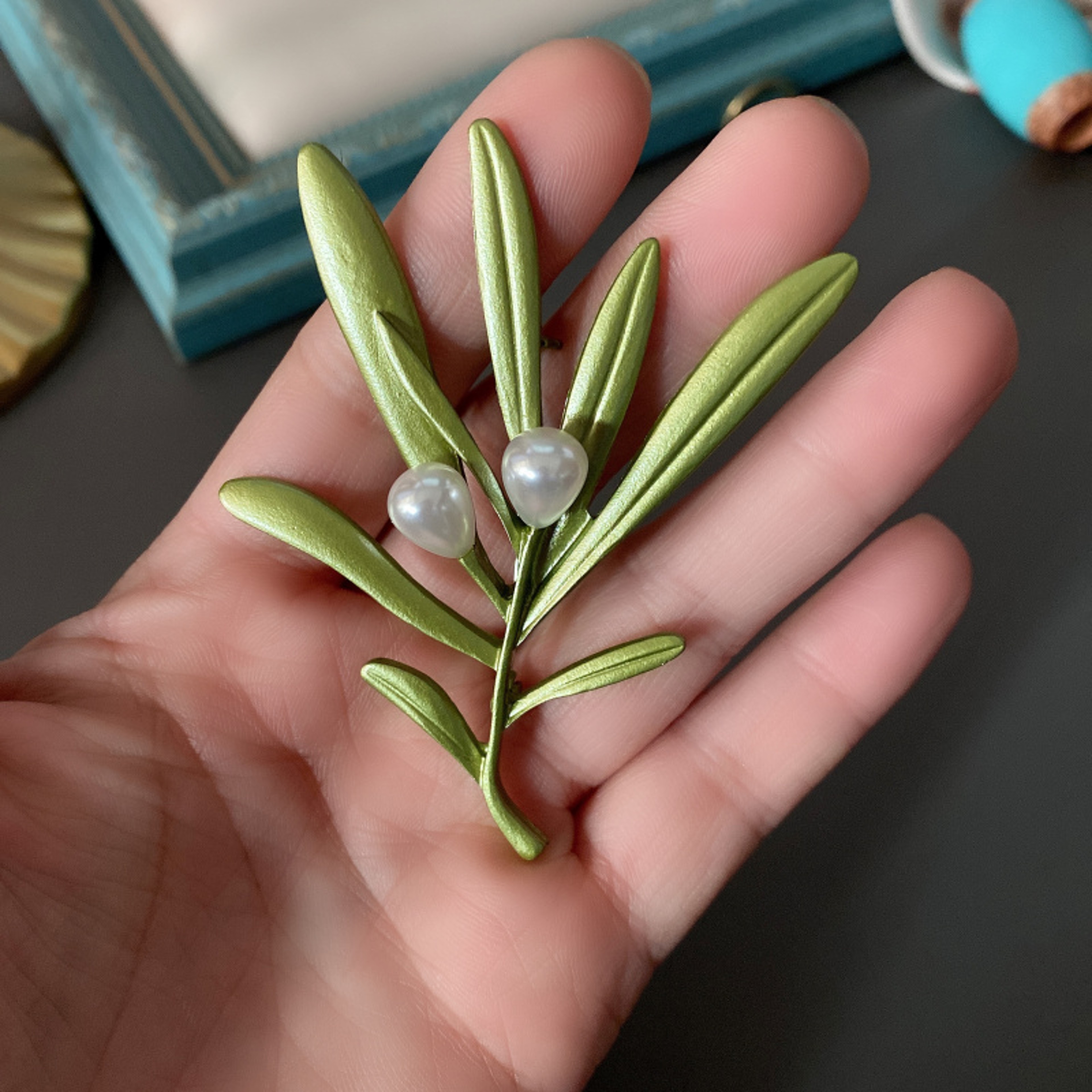 Vintage Enamel Brooch Pin for Women, Elegant Floral Pearl & Crystal Diamond Corsage for Weddings, Parties & Special – view 16
