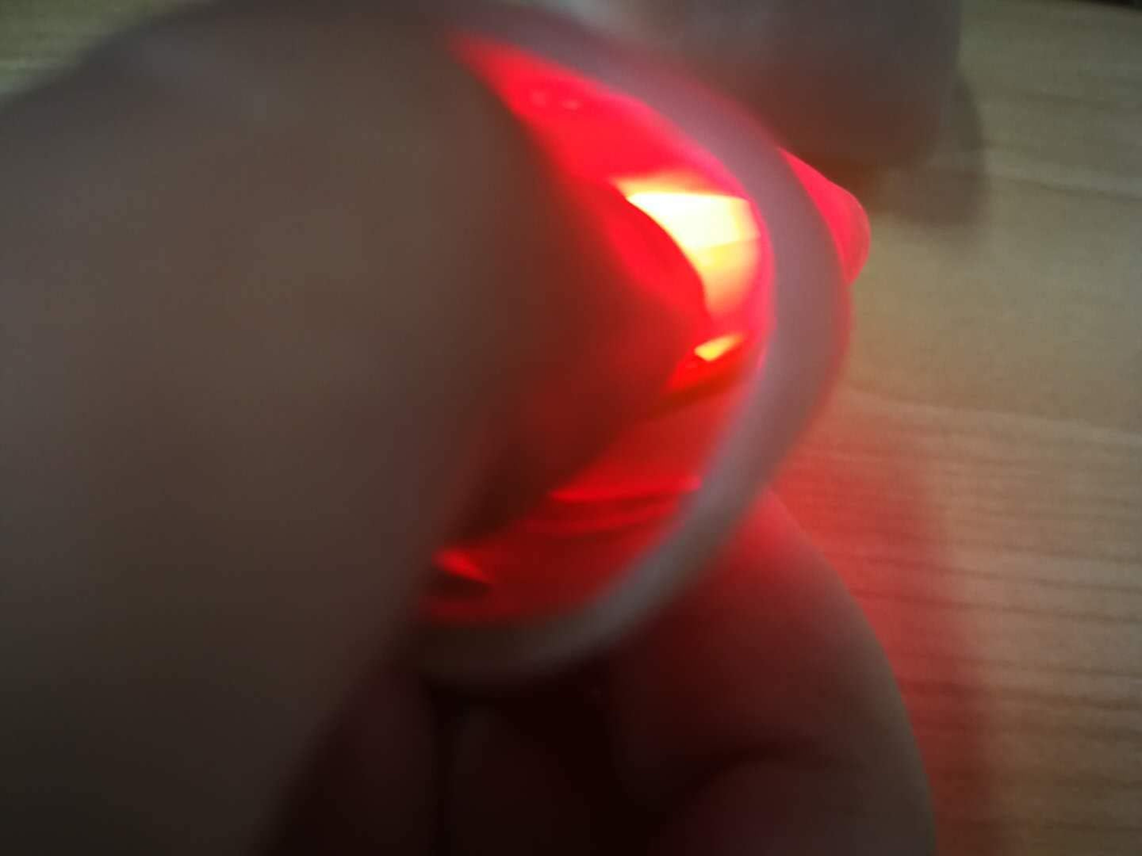 Red Light Up Thumb – Magic Trick Prop with LED for Party Stage & Illusions Gimmick – view 5