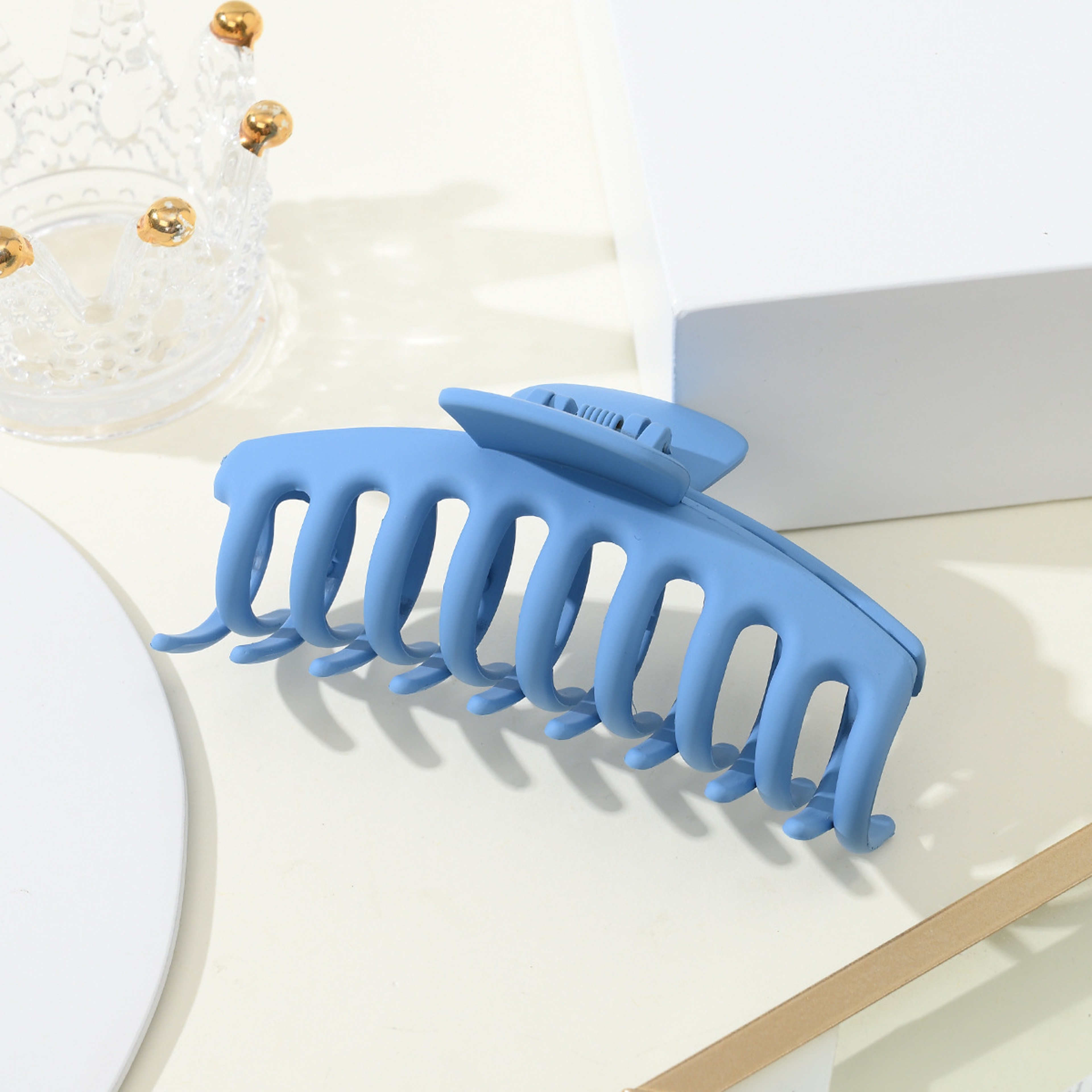 Elegant Hair Claw Clip Blue Shark Hair Clip for Women Stylish Everyday Hair Accessory – view 12