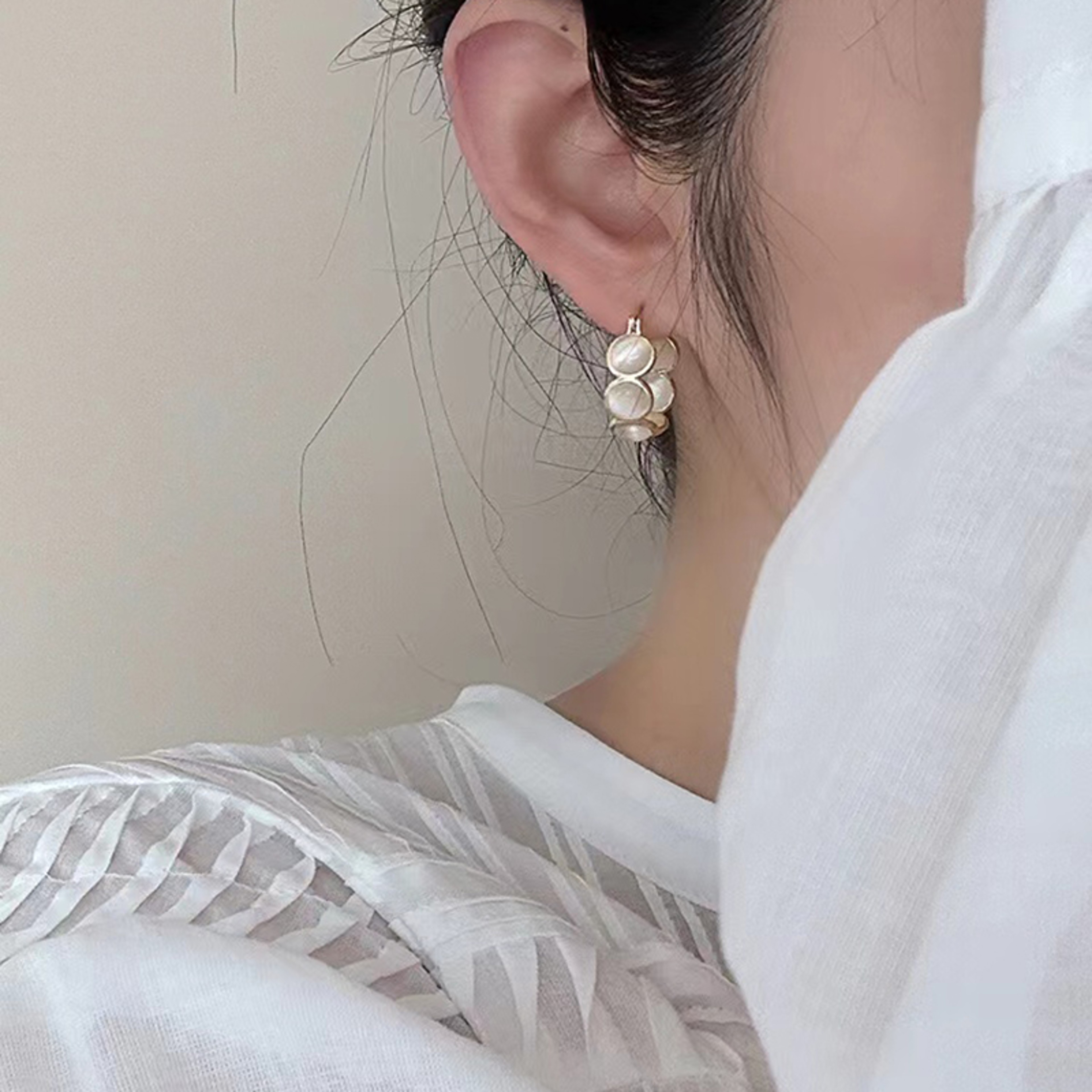 Elegant Opal Hoop Earrings for Women Korean Round Hoop Earrings with White & Green Opal Design – view 2