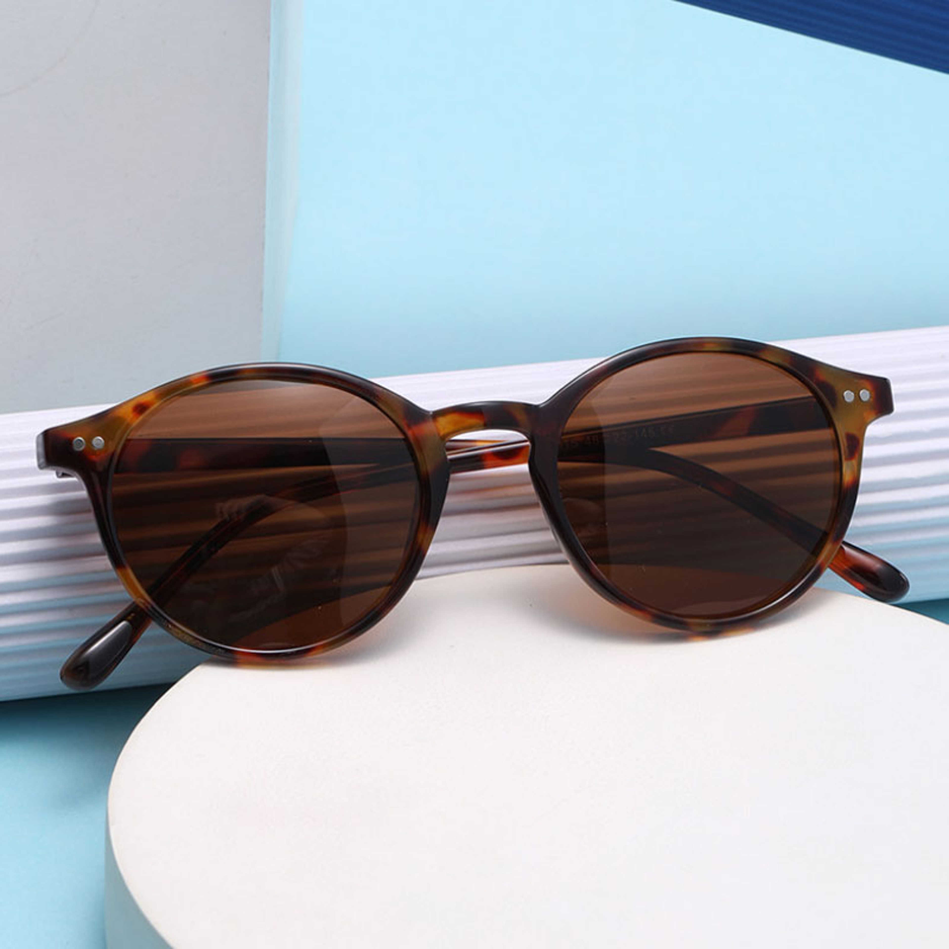 Retro Polarized Sunglasses with UV Protection Classic Round Sunglasses for Men & Women – view 3