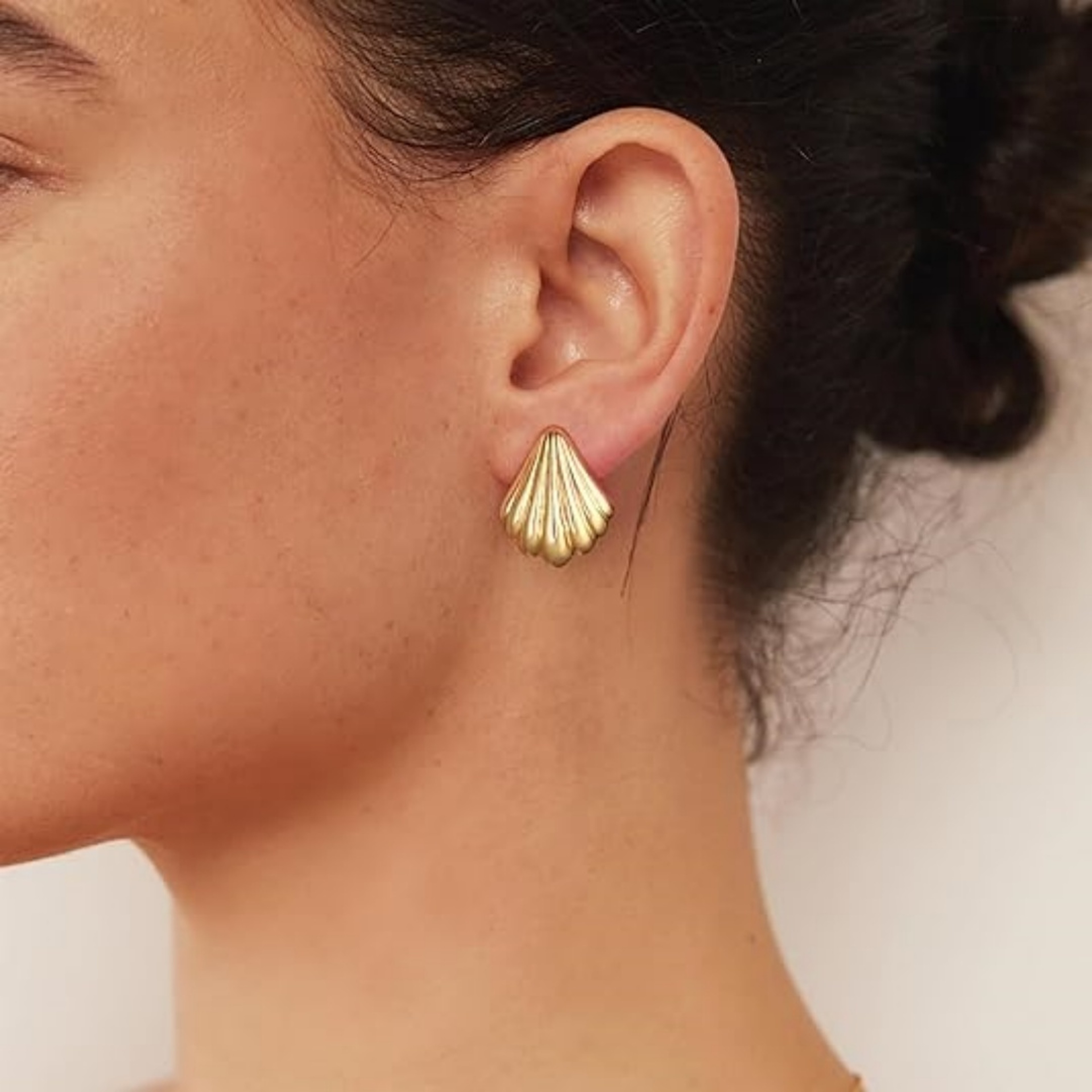 Gold Hoop Earrings Set with Pearl & Chunky Hoops for Women Hypoallergenic Statement Jewelry – view 4
