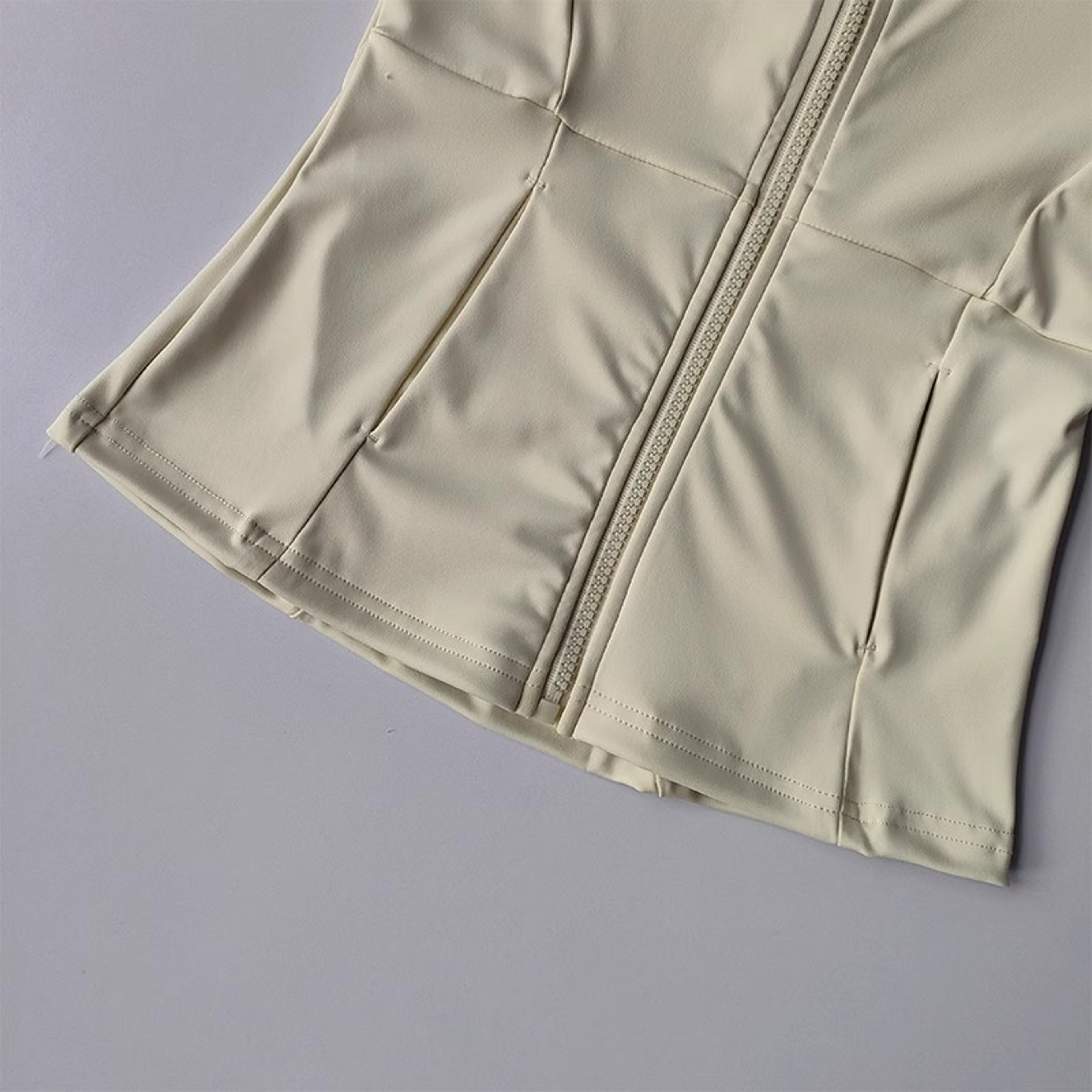 Women's Yoga Jacket Slim Fit Quick Dry Workout Jacket with Stand Collar, Thumb Holes & Zip Pockets – view 6