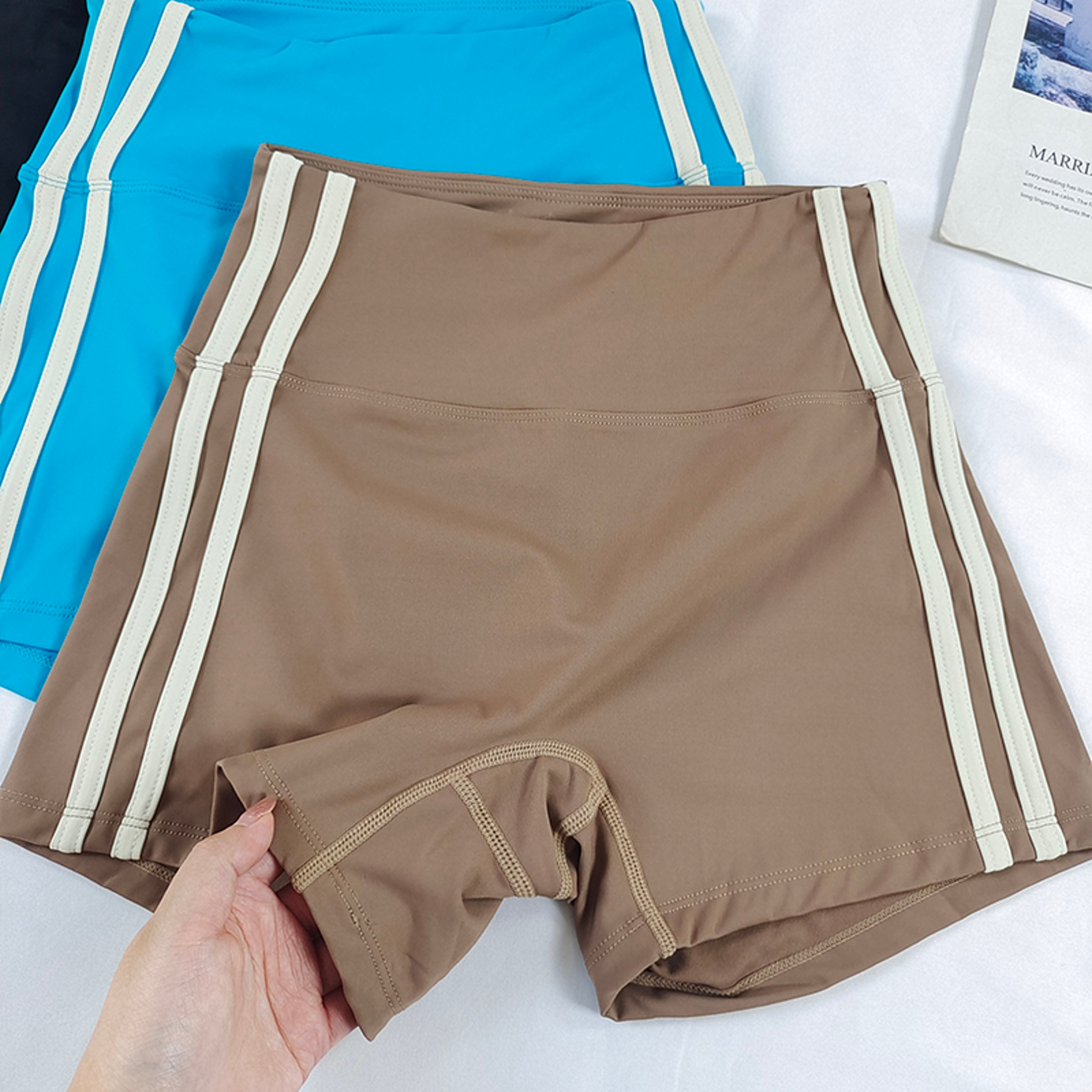 Women's High Waisted Yoga Shorts Color Block Butt Lifting Quick Dry Workout Shorts – view 3
