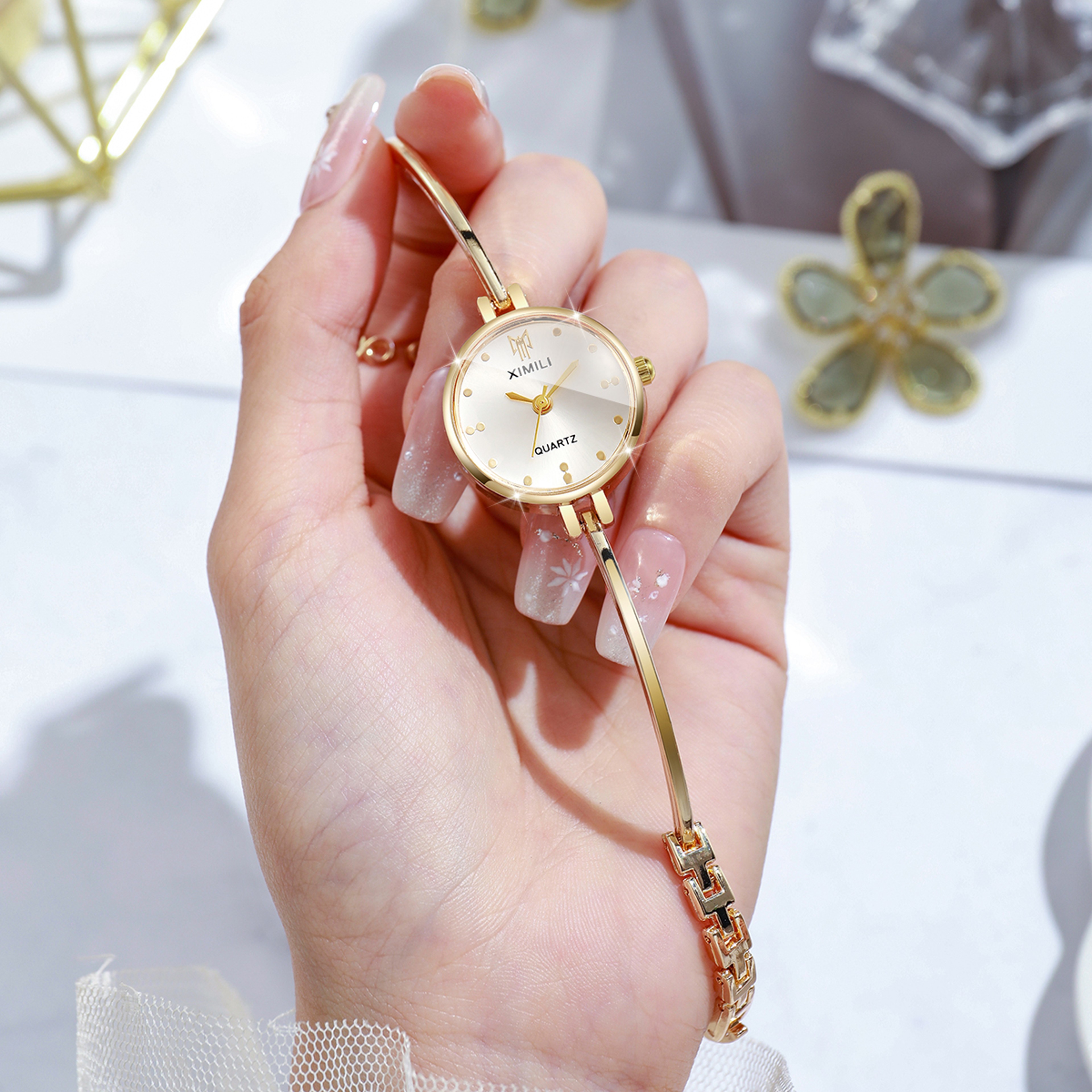 Elegant Women's Bracelet Watch with Quartz Movement and Bangle Strap for Everyday Style – view 2
