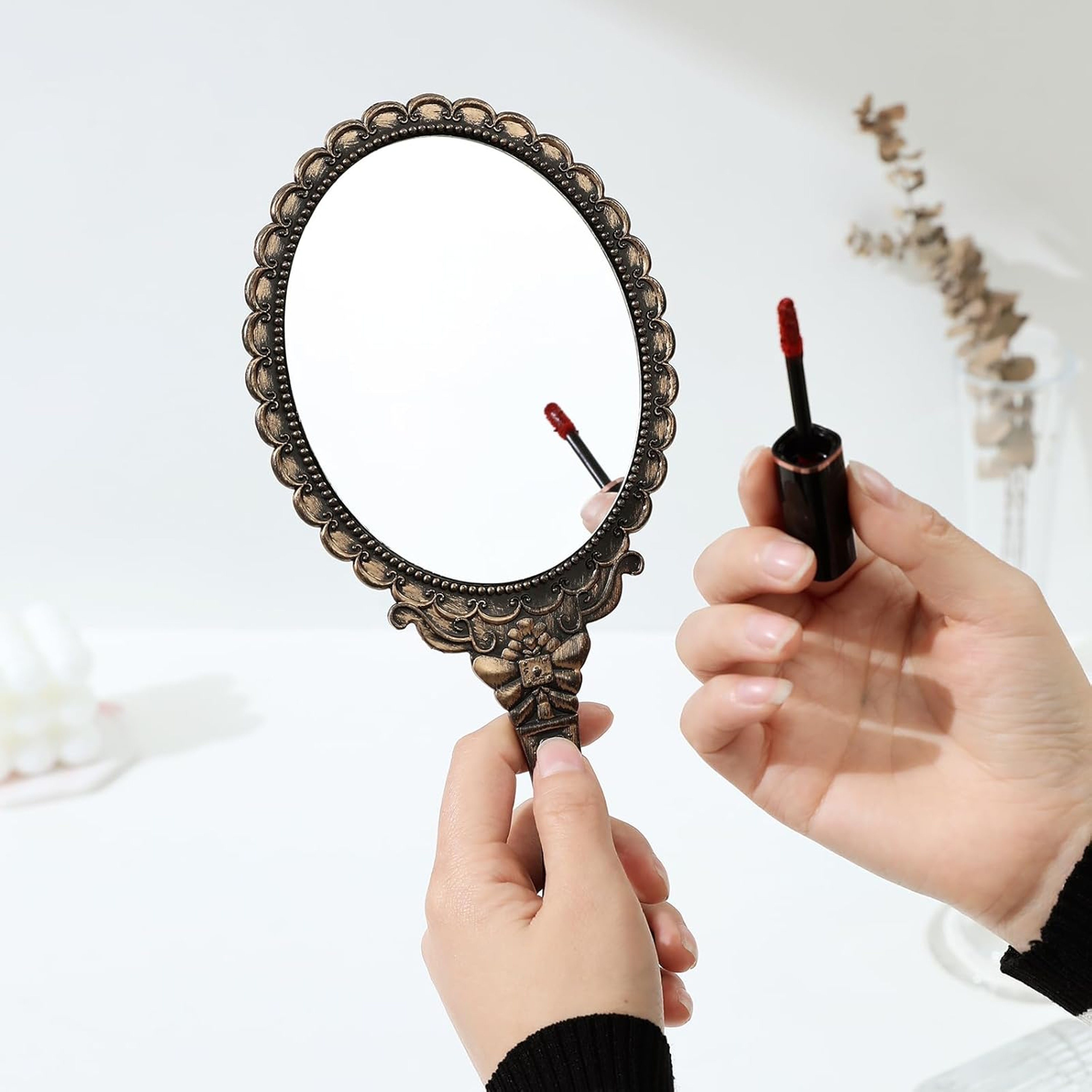 Vintage Handheld Vanity Mirror With Carved Handle Portable Travel Makeup Mirror For Beauty  Vanity  3