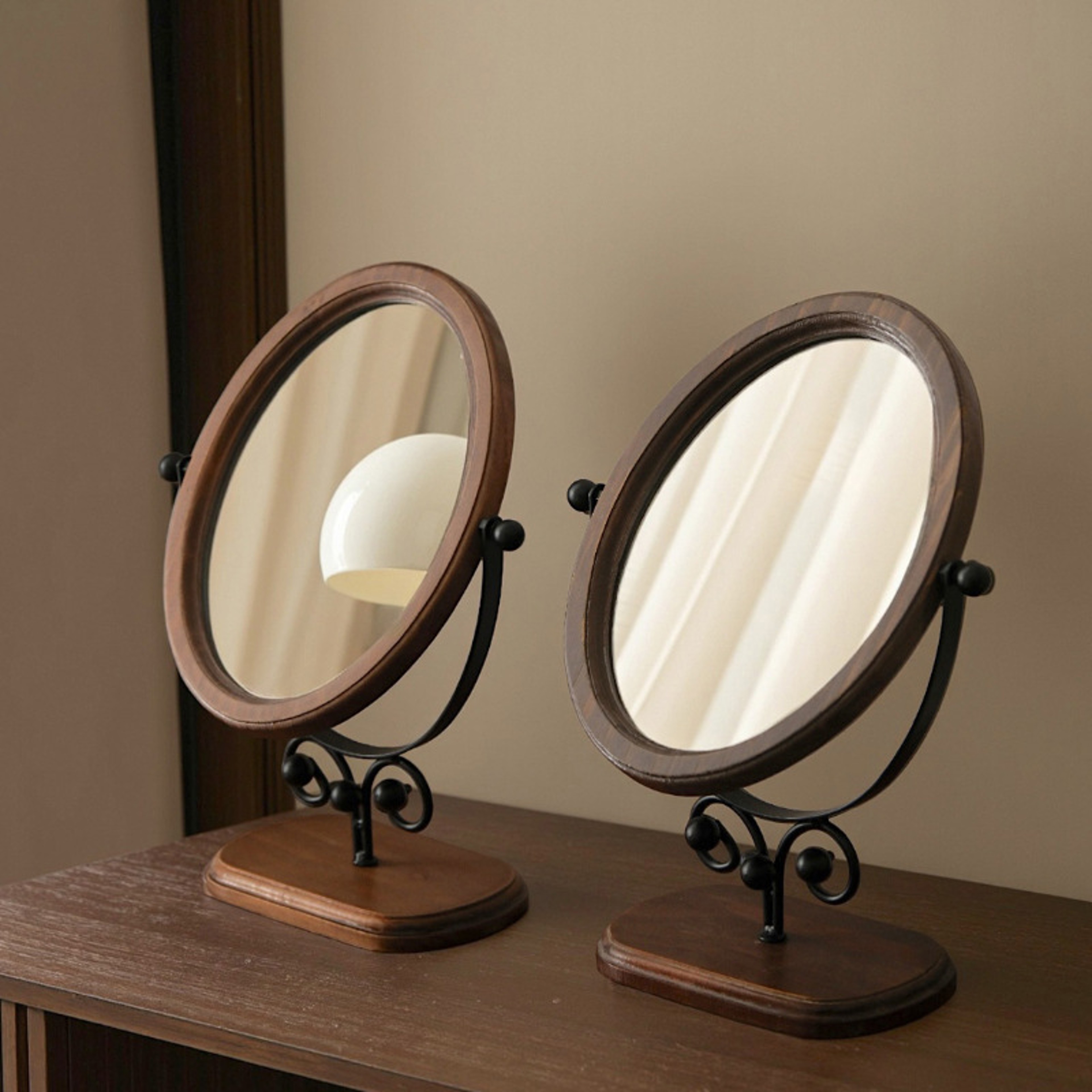 Retro Vanity Makeup Mirror with Adjustable Rotating Stand HD Oval Tabletop Makeup Mirror – view 2