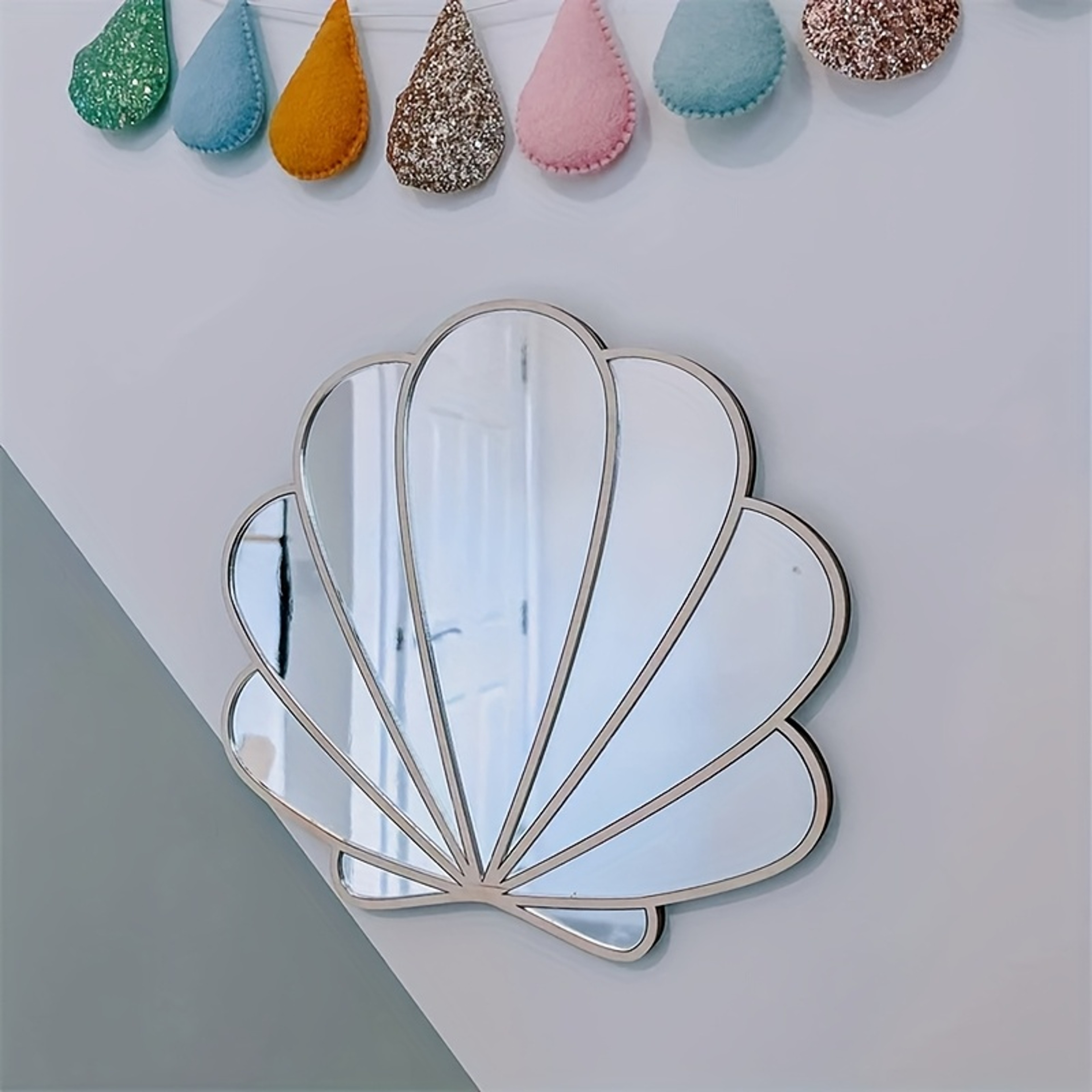 Scandinavian Shell Wall Mirror Coastal Wooden Decorative Mirror for Beach House & Bedroom Wall Decor – view 5
