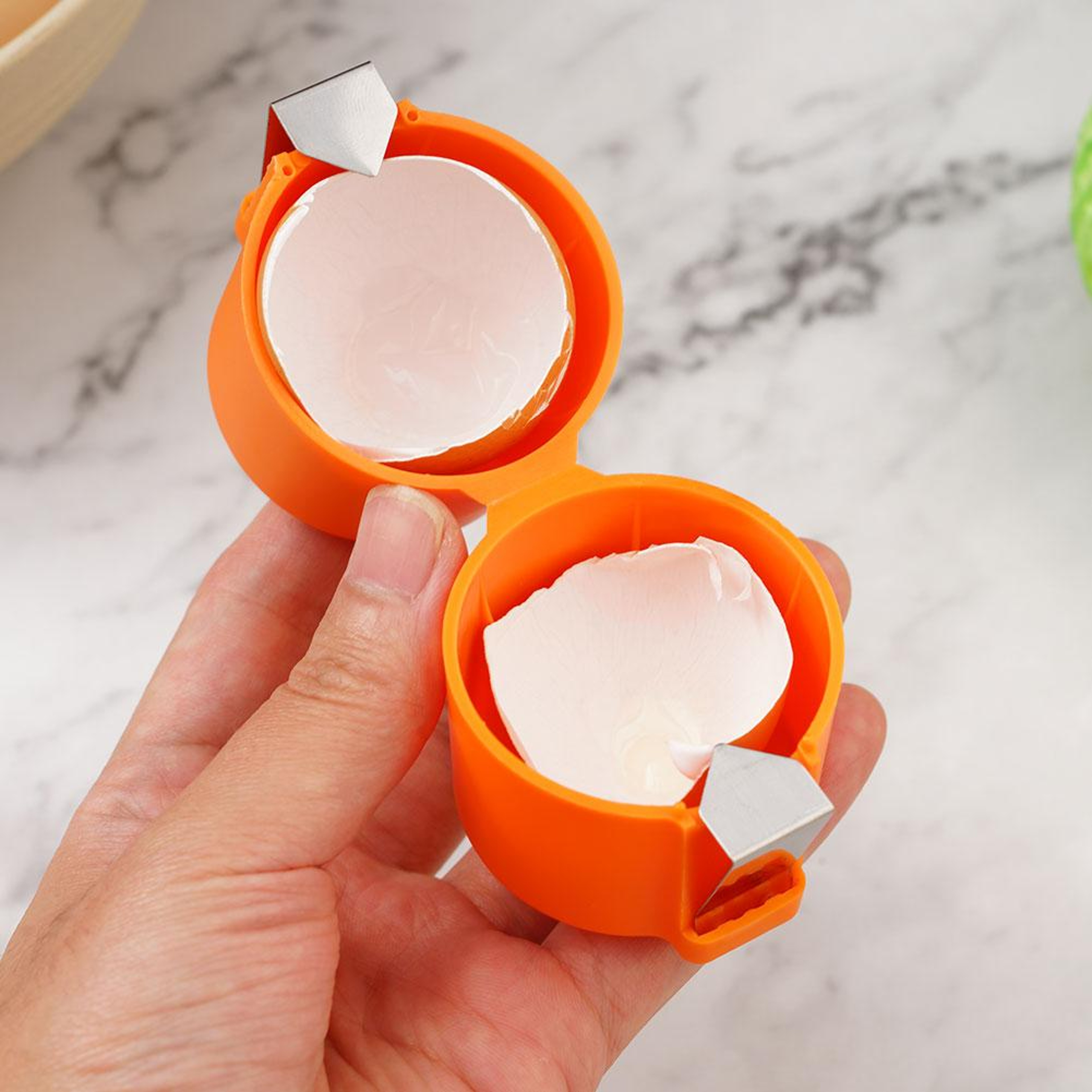 Handheld Egg Shell Opener  Plastic Raw Egg Cracker And Kitchen Baking Tool 1
