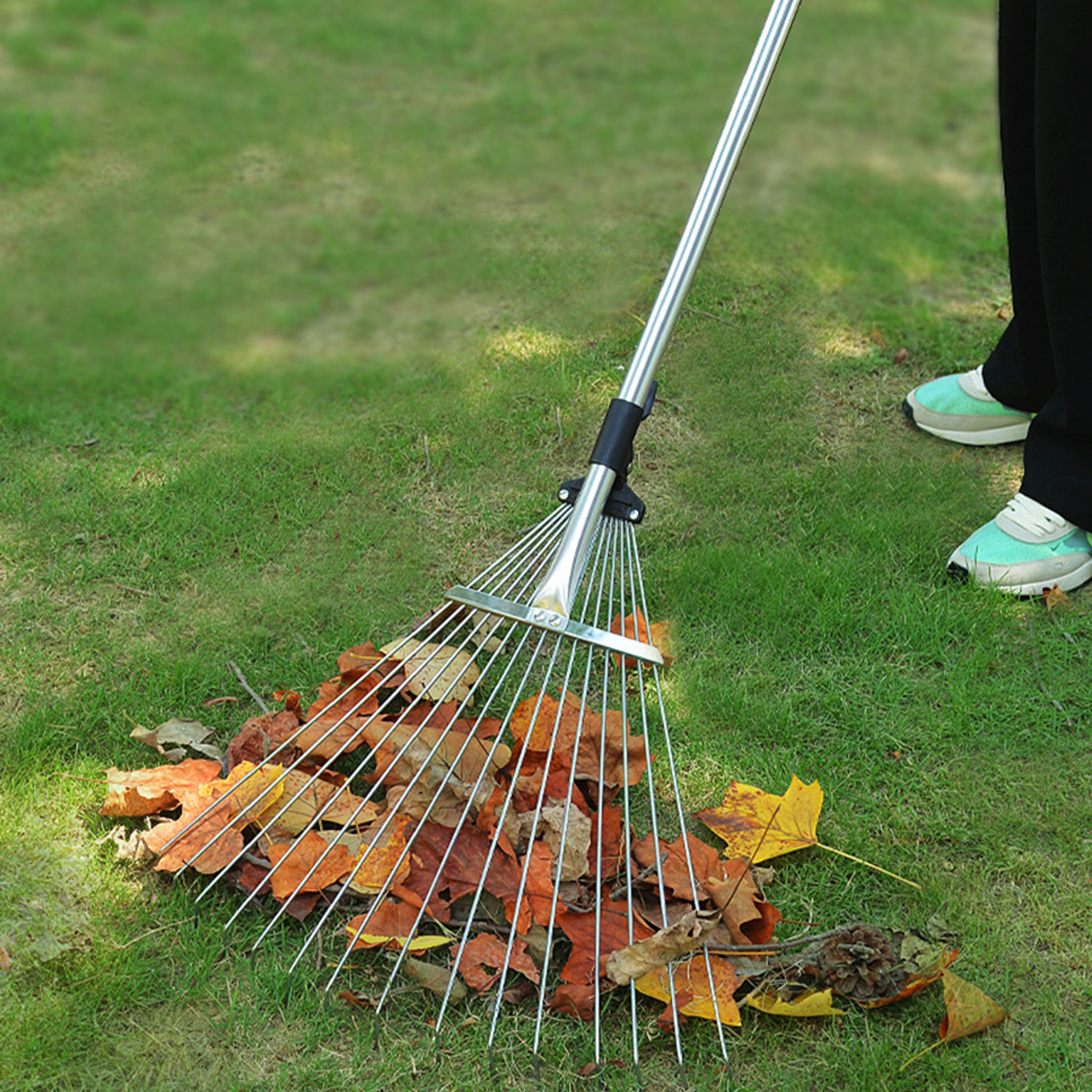 Steel Garden Rake for Soil Leveling Sand Spreading and Lawn Maintenance – view 3