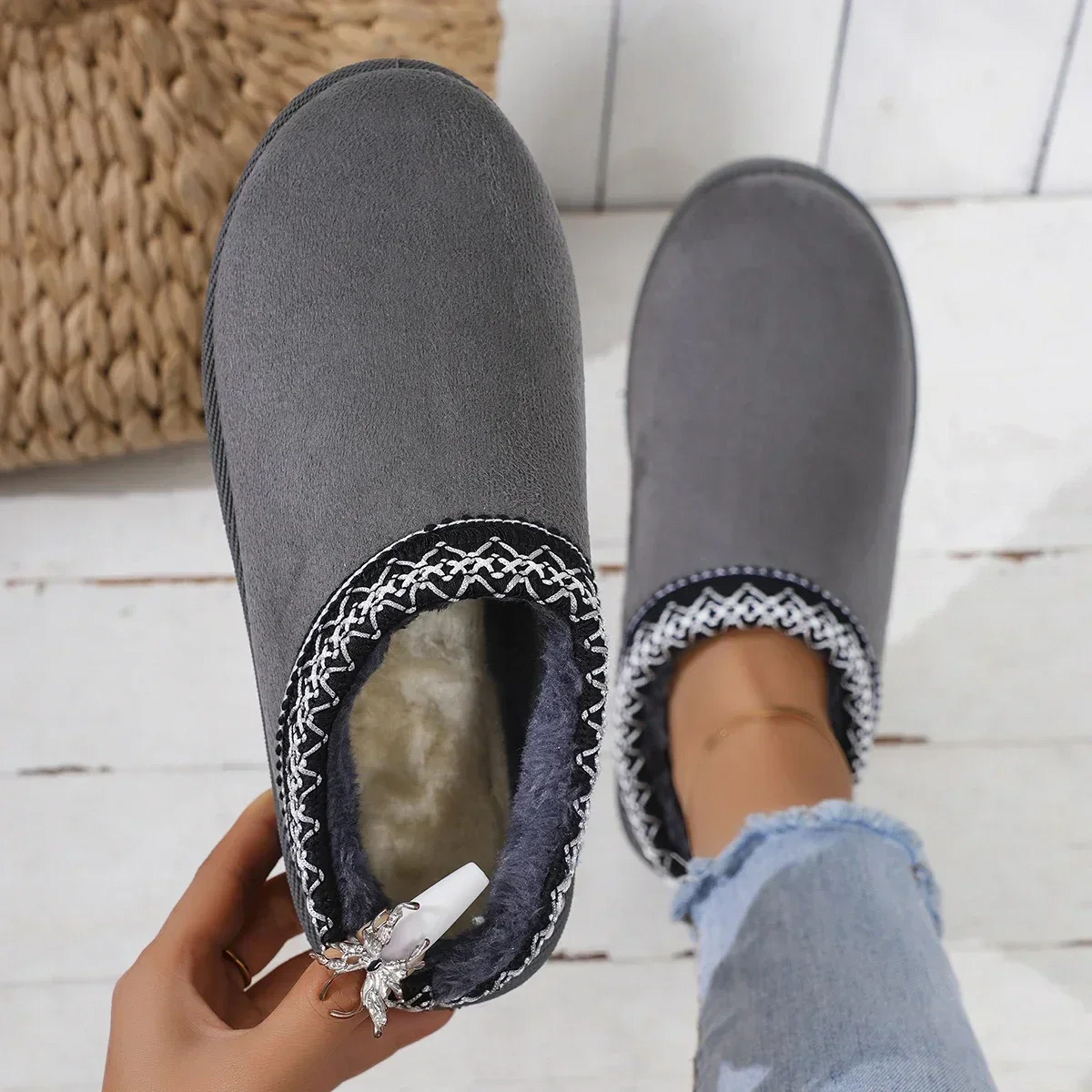 Womens Winter Ankle Snow Boots With Plush Lining And Faux Suede Upper 9