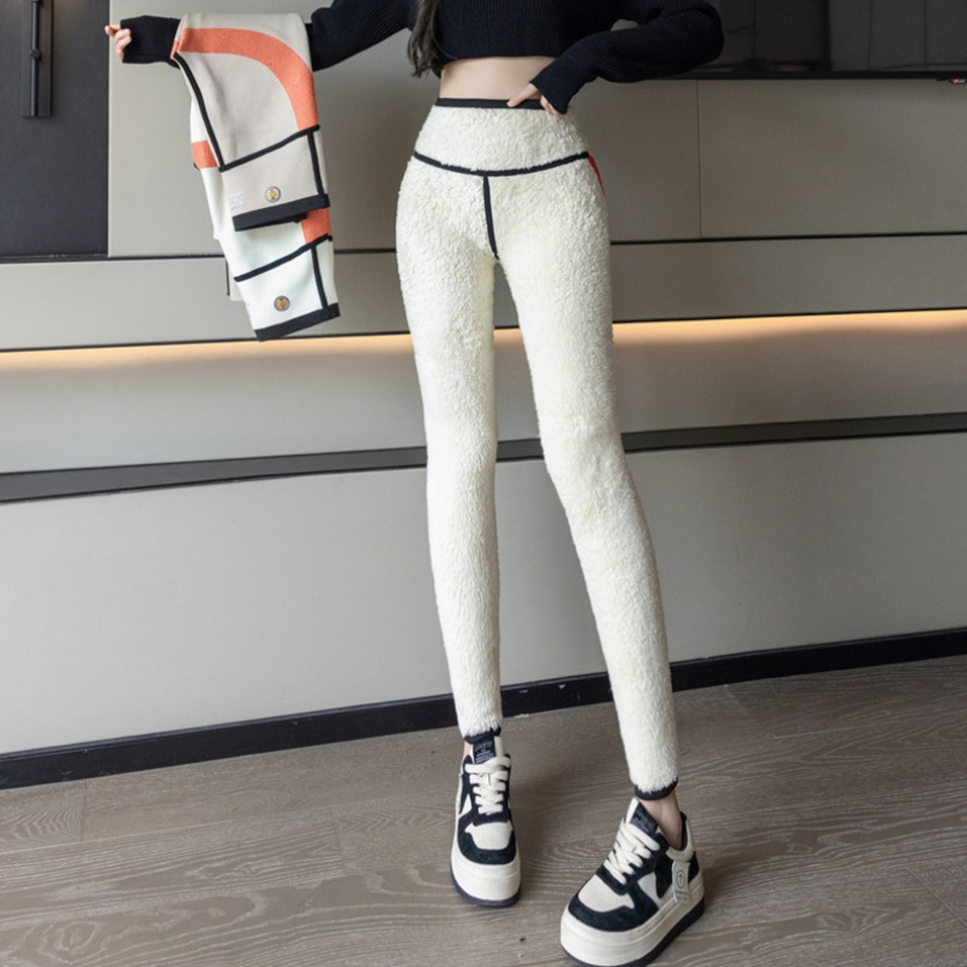 Women's Ultra-Thick Plush Winter Leggings with Stretch Fit – view 6