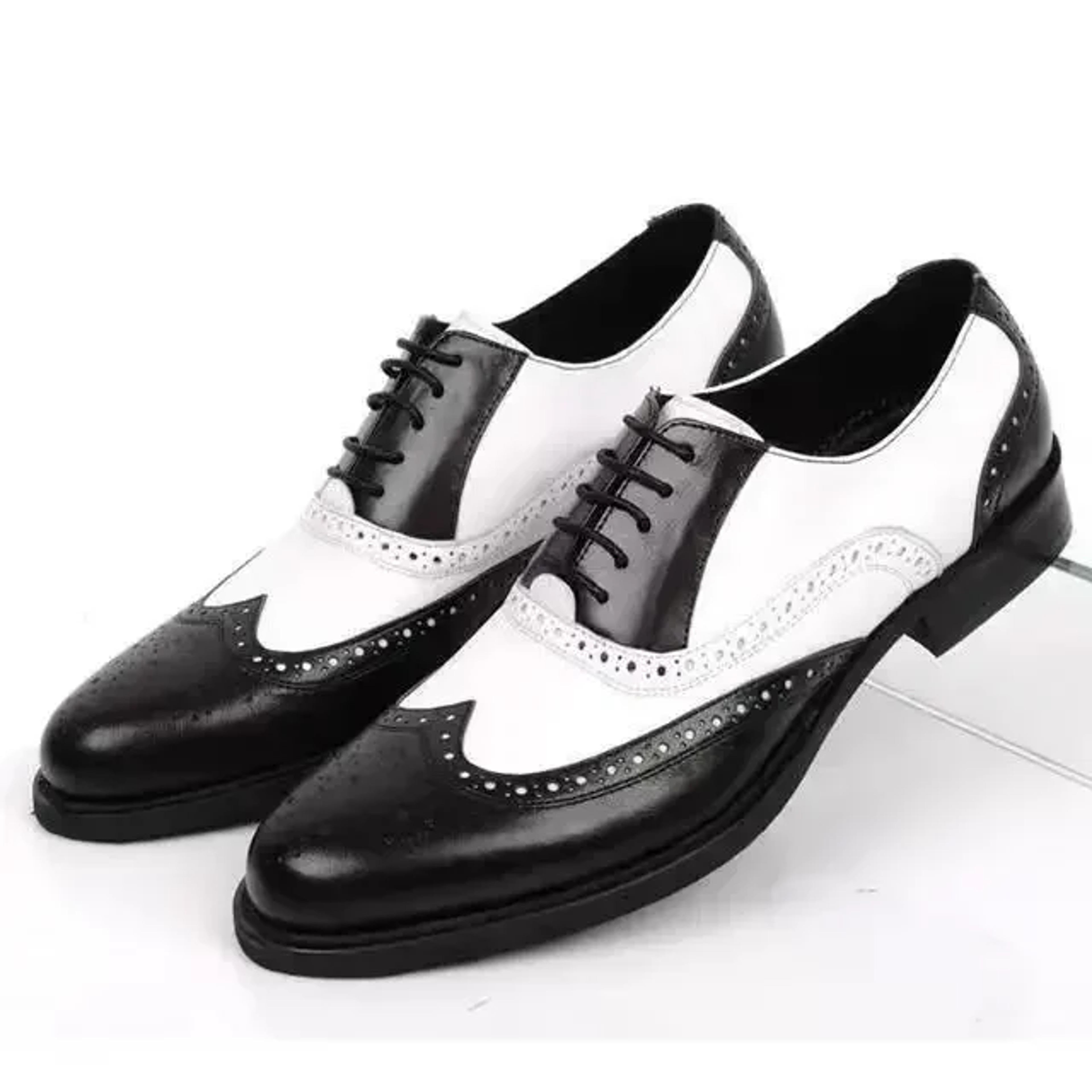 Men's Retro Brogue Dress Shoes with Pointed Toe and Mixed Color Design – view 10