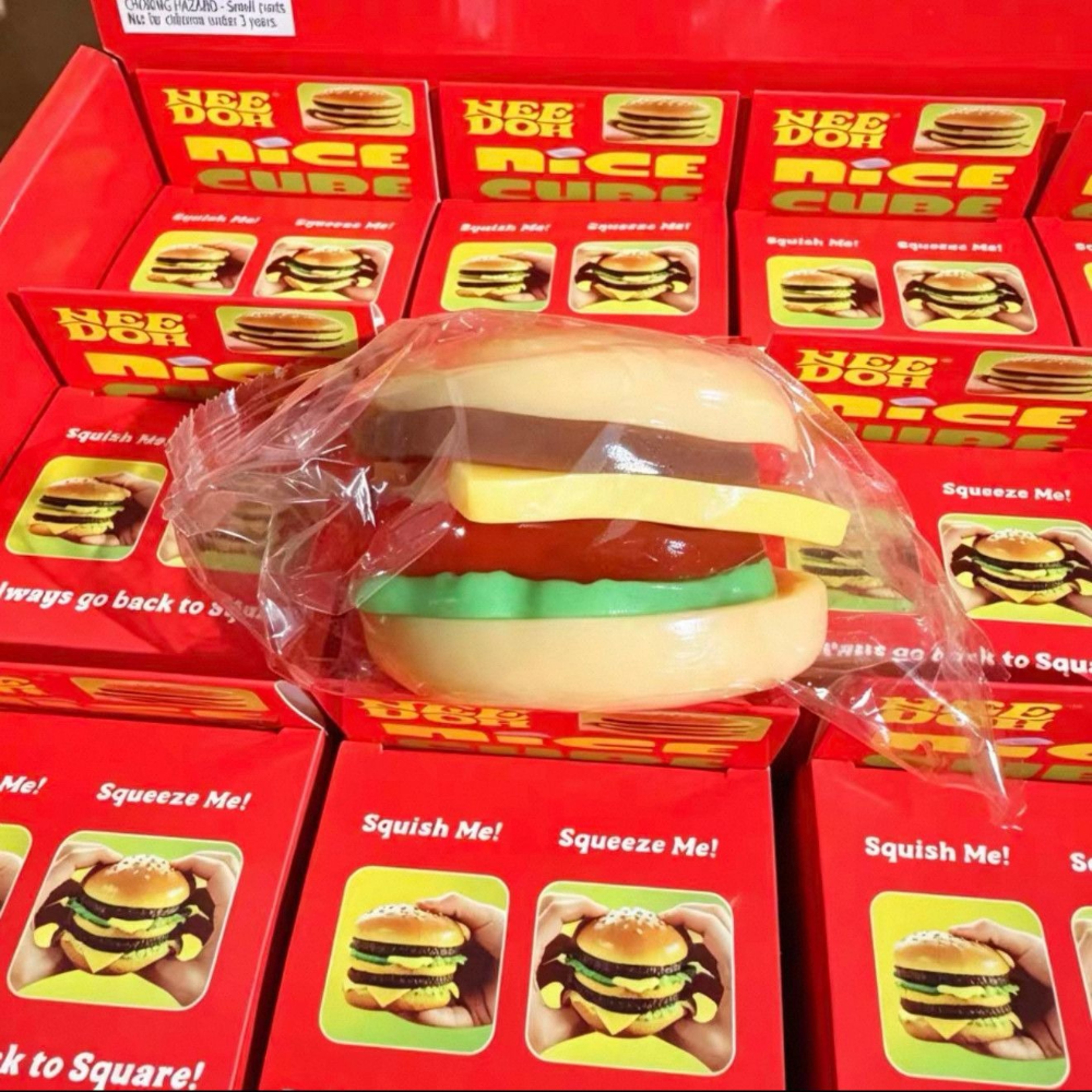 Burger Squishy Fidget Toy with Slow Rebound Sensory Squeeze Design – view 3