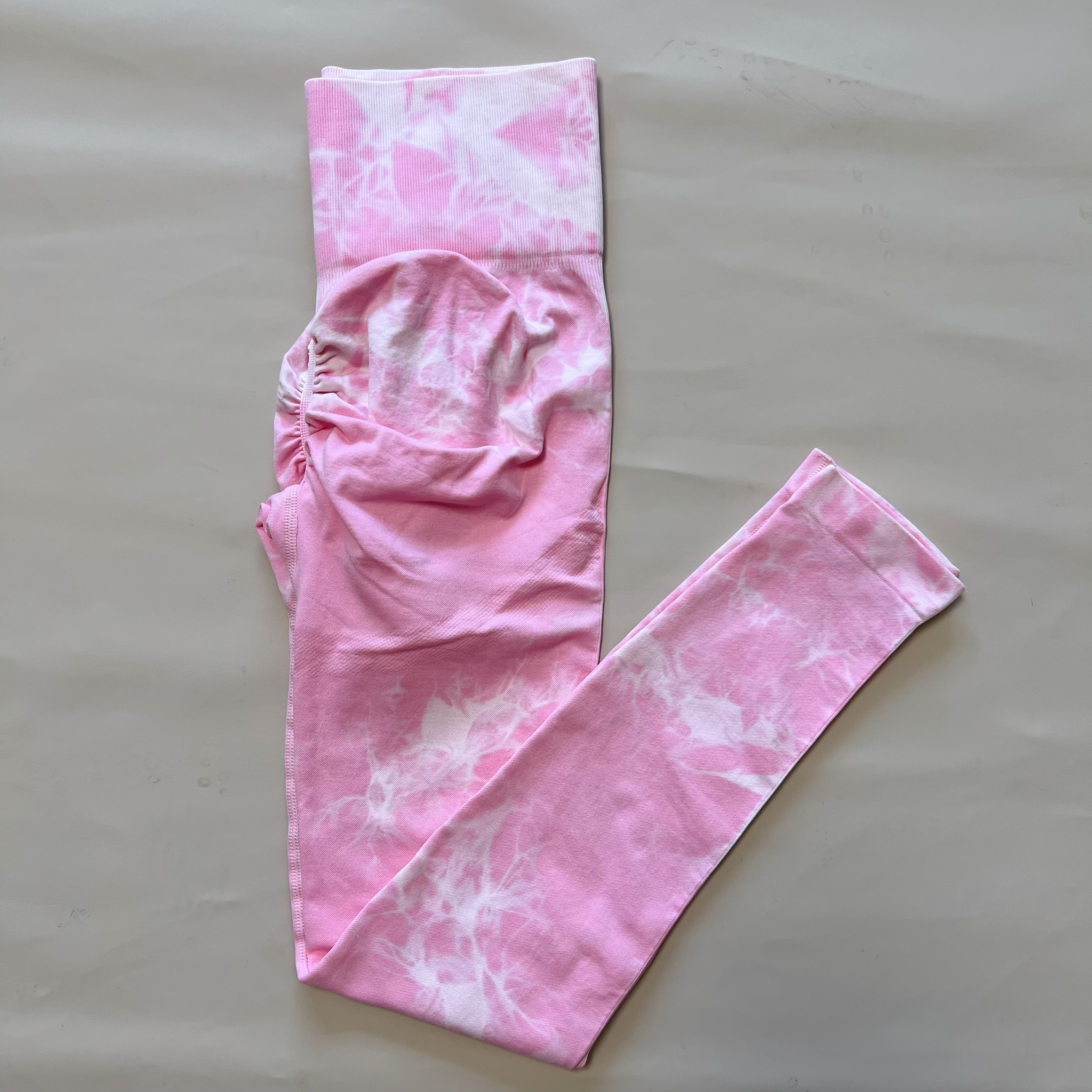 Women's High Waisted Tie Dye Seamless Scrunch Leggings for Yoga and Gym Workouts – view 2