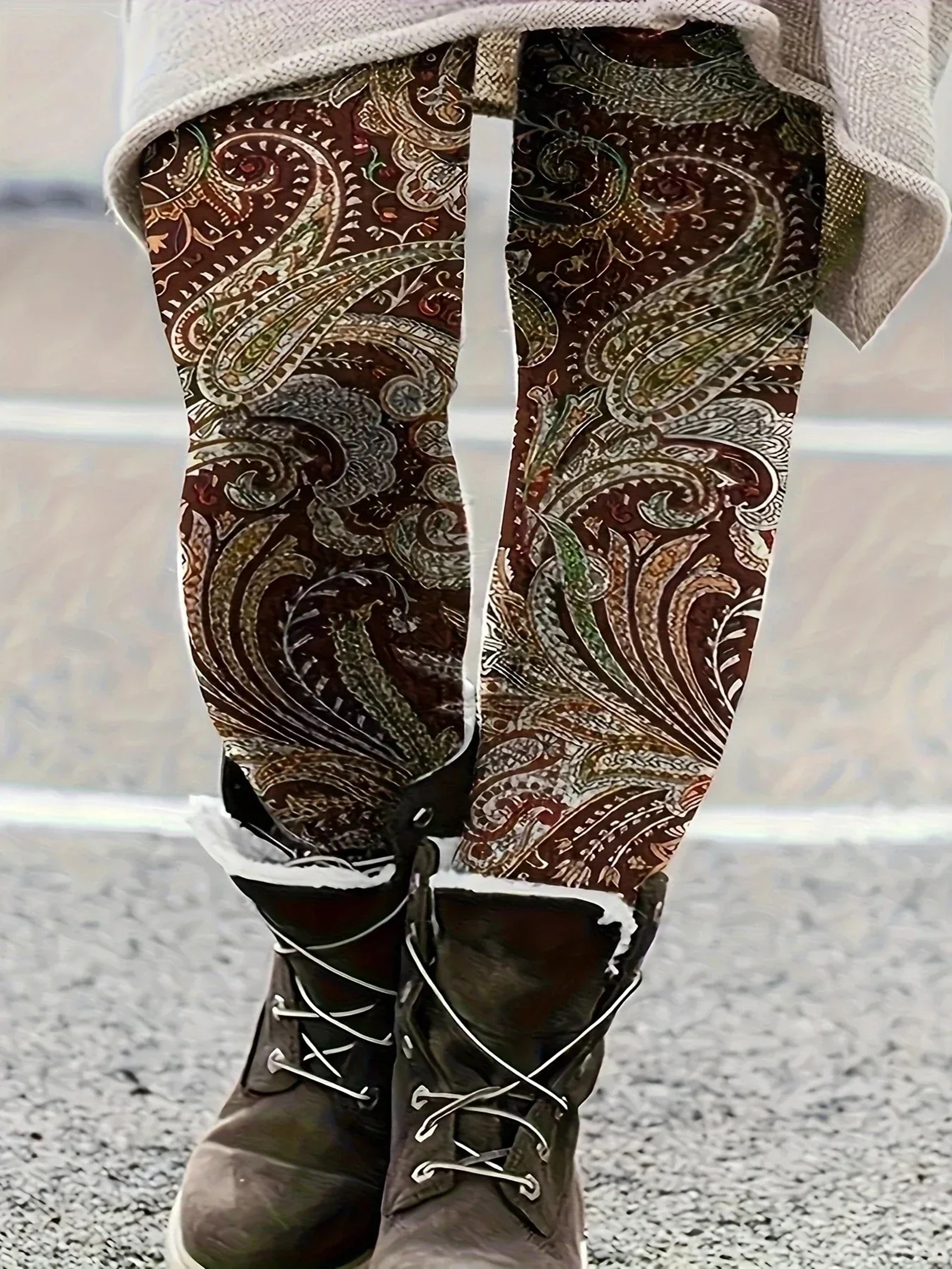 Women's Plus Size Boho Paisley Print High Waist Leggings – view 1
