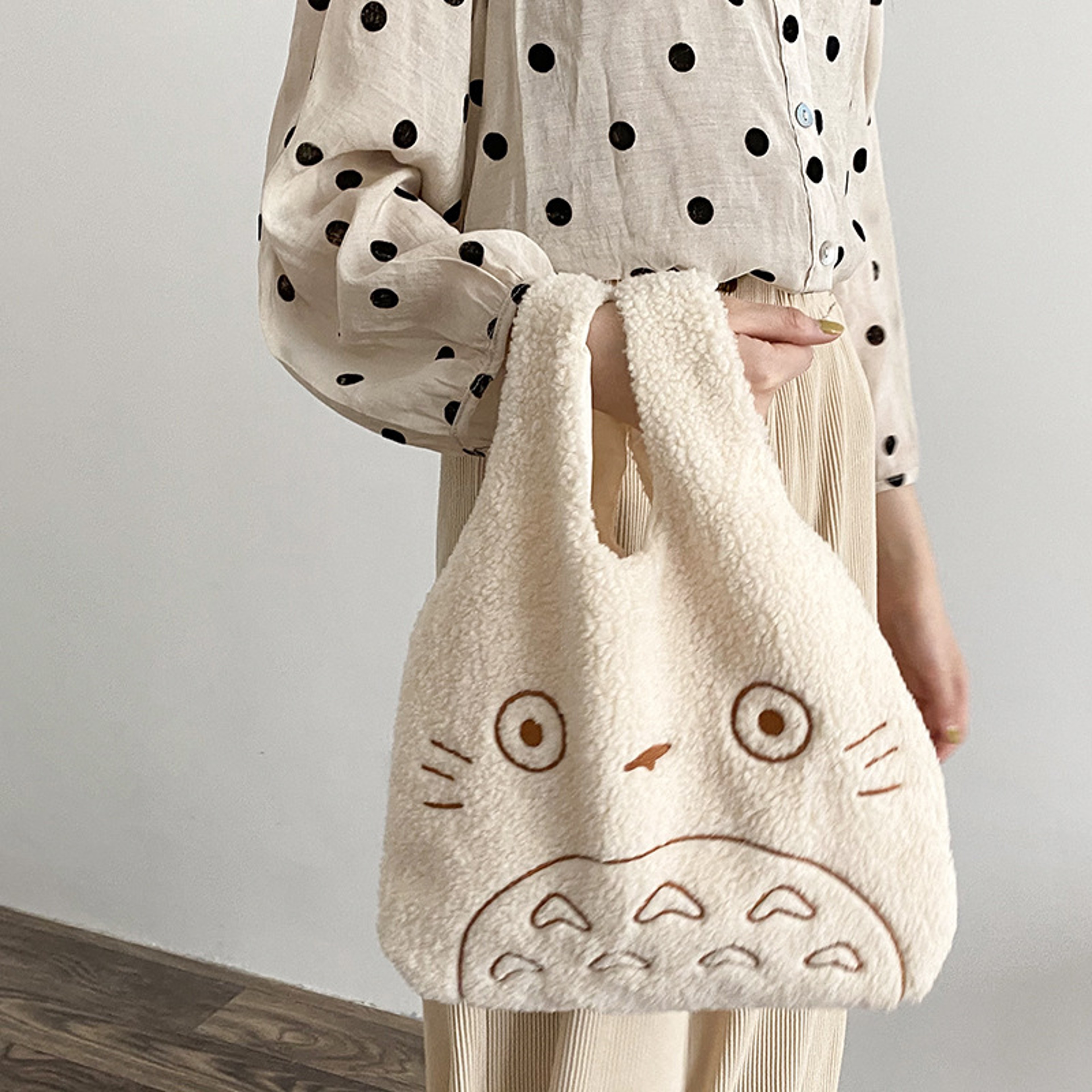 Soft Plush Tote Bag Cute Large Capacity Shoulder Bag For Everyday Style 2