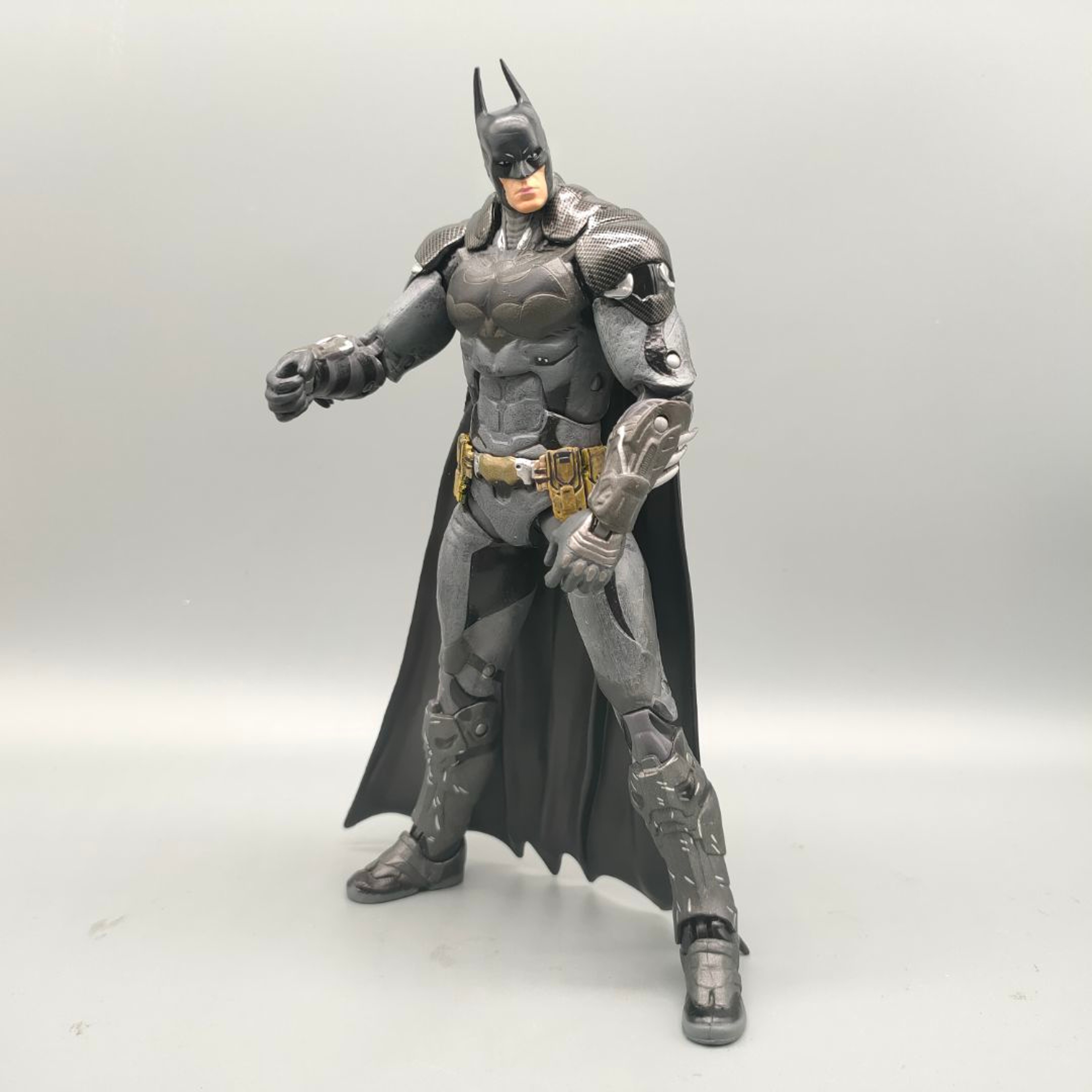 Batman Arkham Knight Armored Figure Collectible Superhero Action Figure – view 1