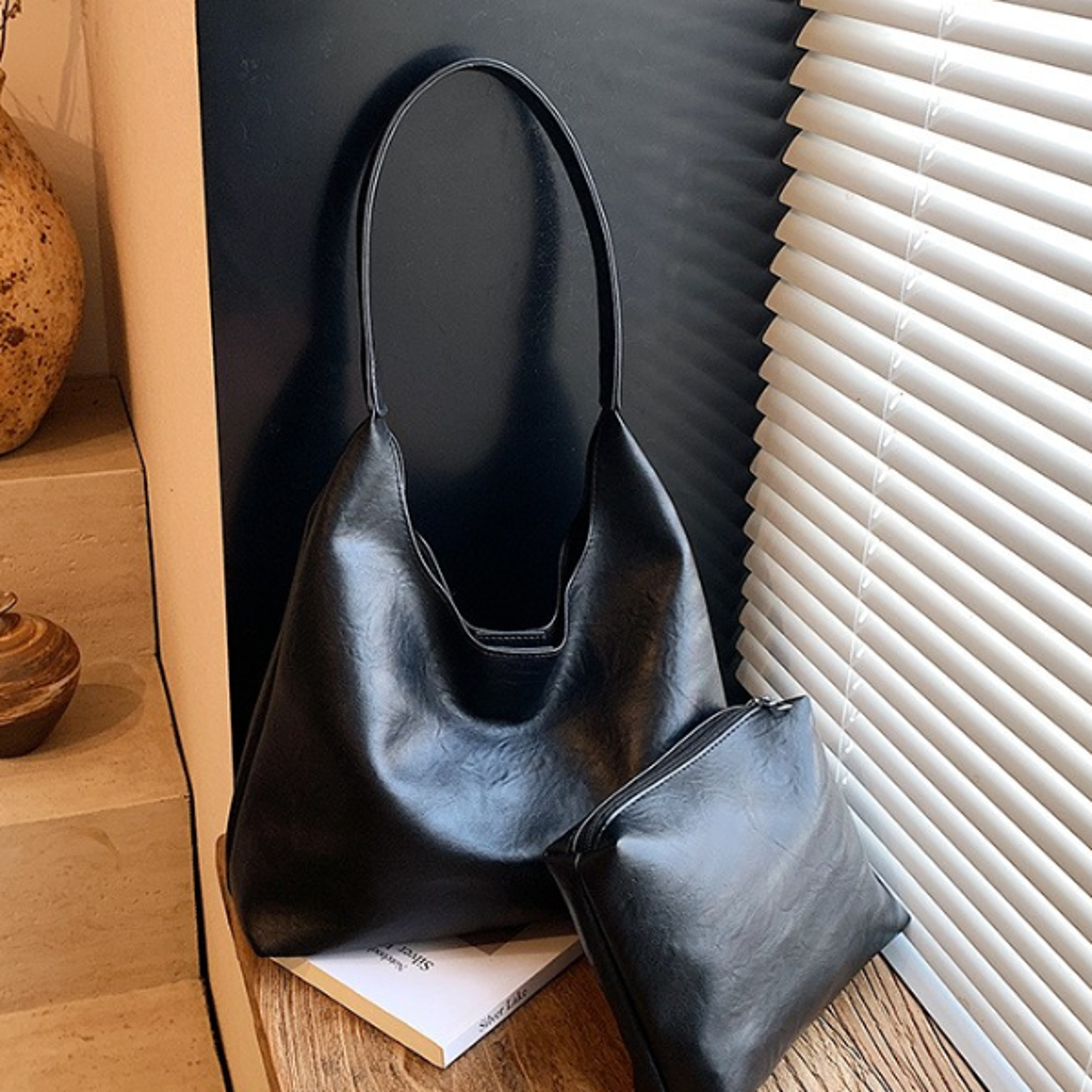 Retro Large Tote Bag for Women Minimalist Everyday Shoulder Carryall