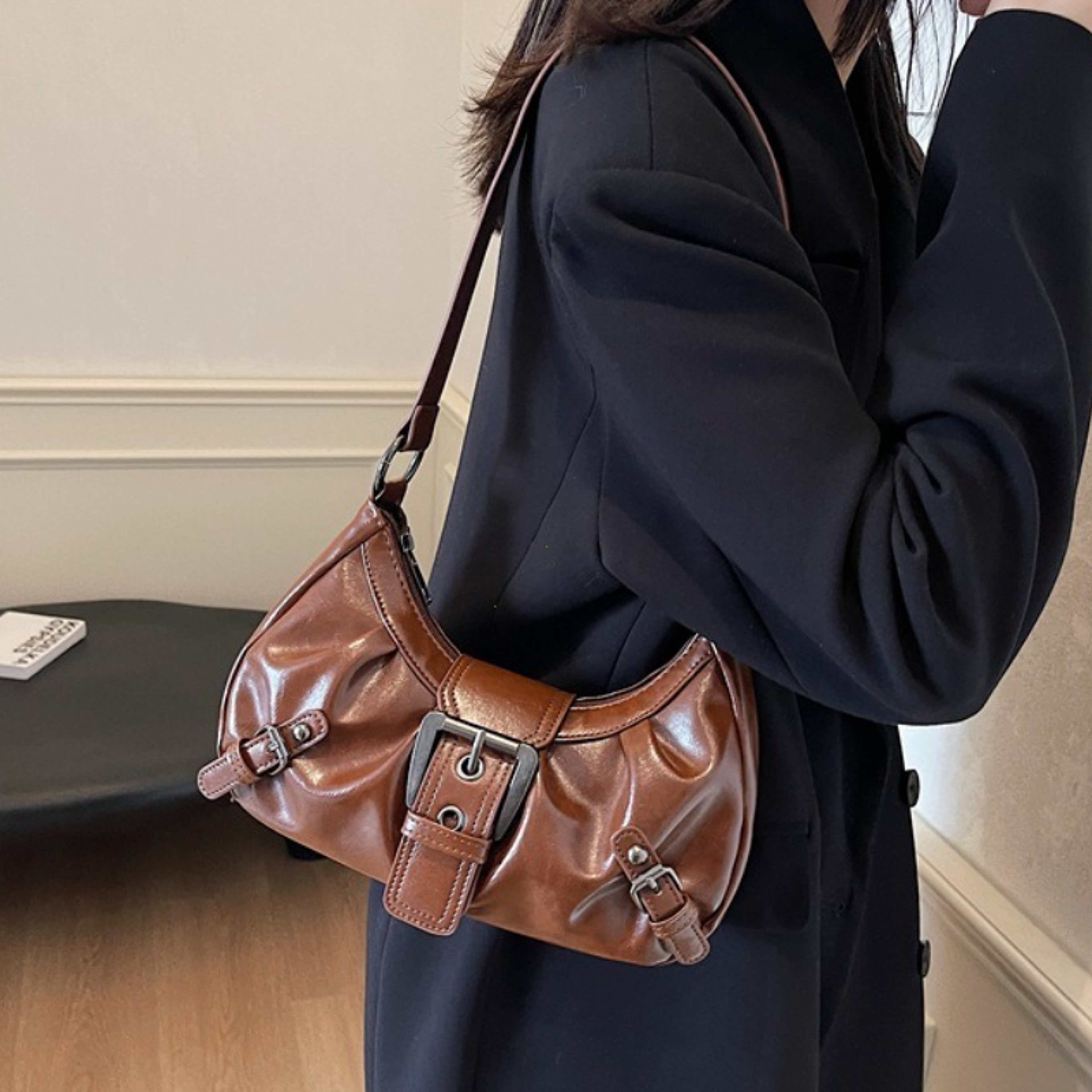 Retro Pleated Hobo Shoulder Bag Stylish Underarm Clutch for Everyday Elegance – view 5
