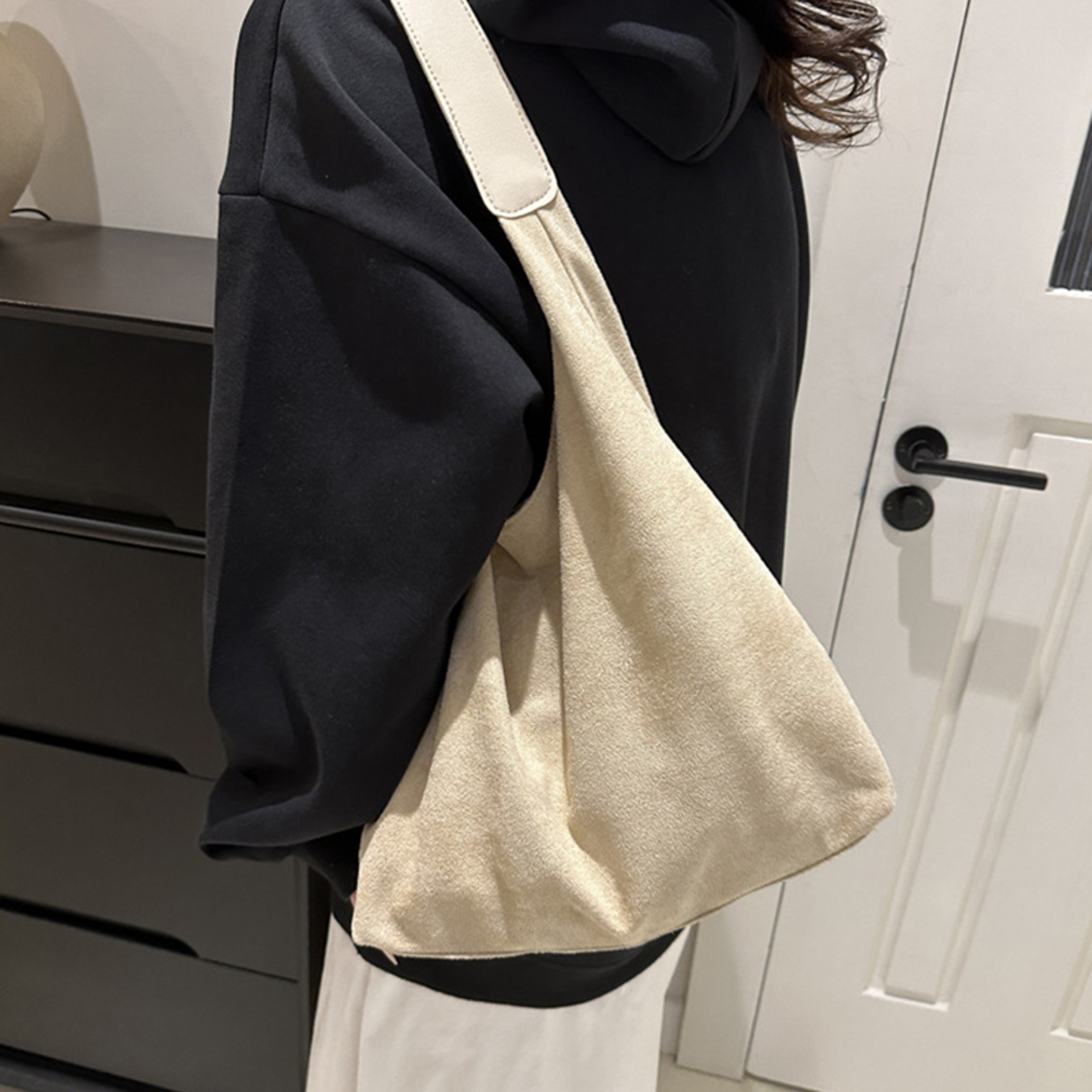 Vintage Suede Tote Bag Large Capacity Shoulder Handbag For Everyday Commuting 4