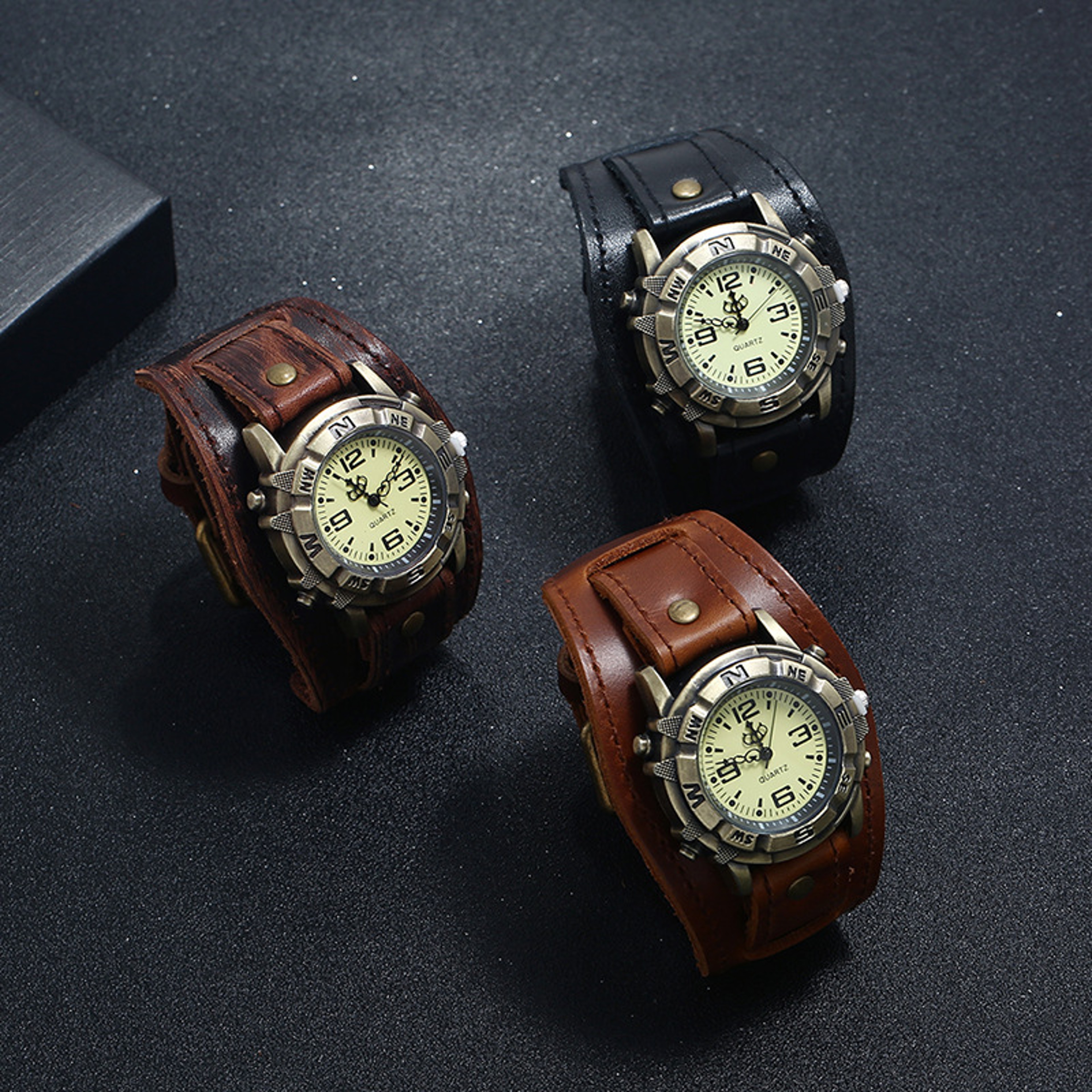 Men Leather Cuff Watch Retro Punk Style Quartz Bracelet Watch 0