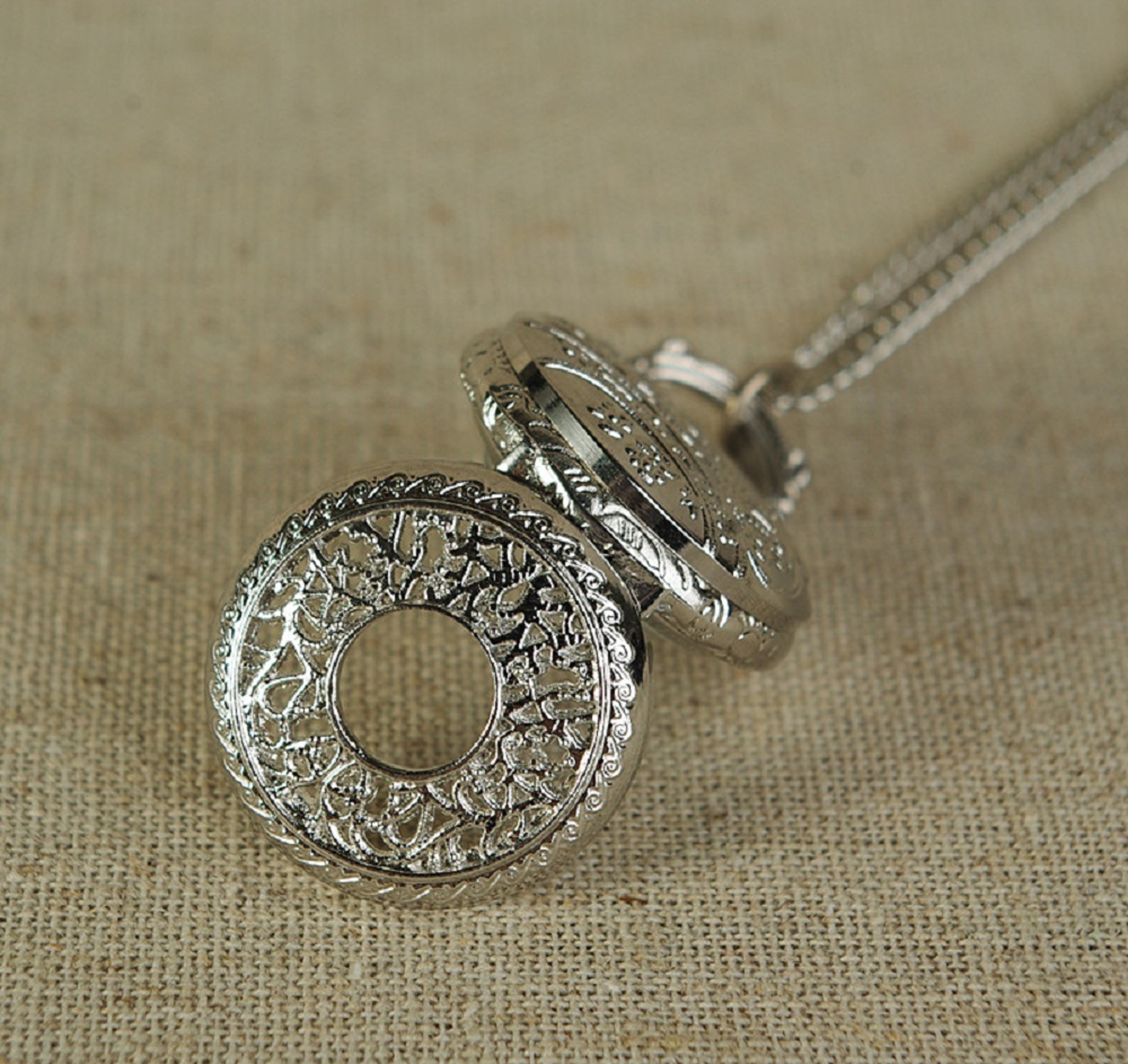 Vintage Floral Pocket Watch Necklace for Women Quartz Pendant Timepiece – view 3