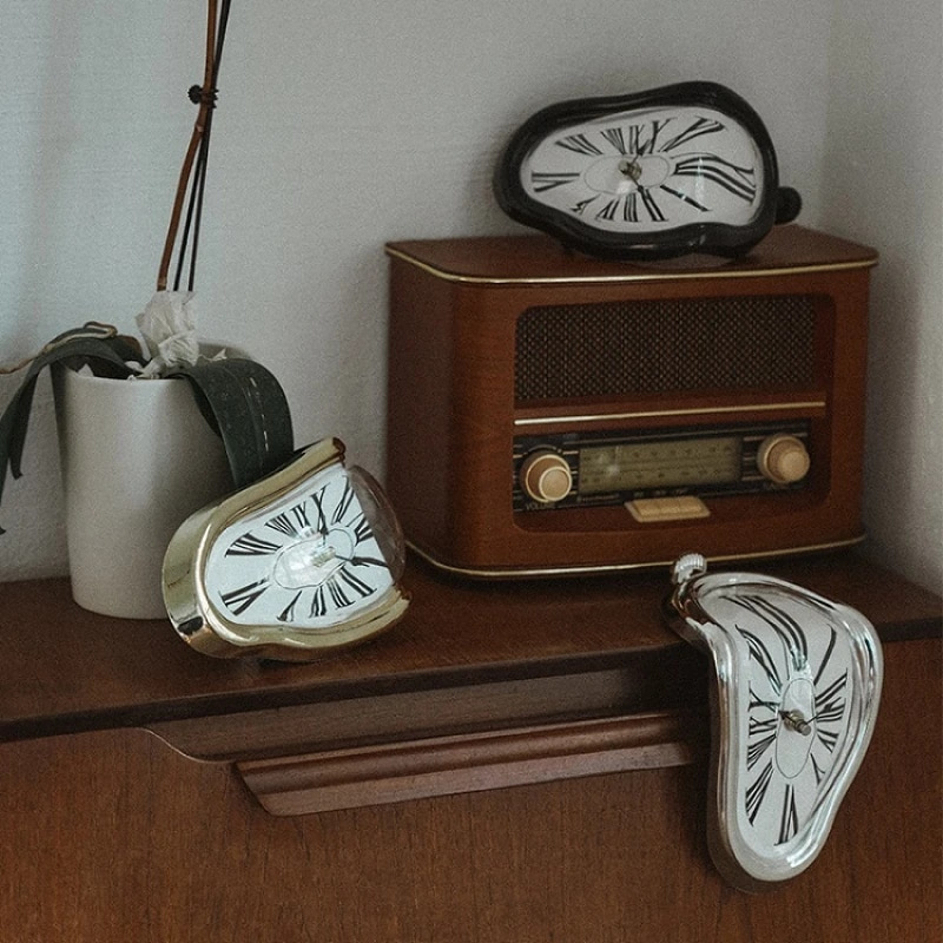 Surreal Melting Clock: Salvador Dali Style Wall Watch for Home, Office, Desk - Decorative & Unique Gift – view 2