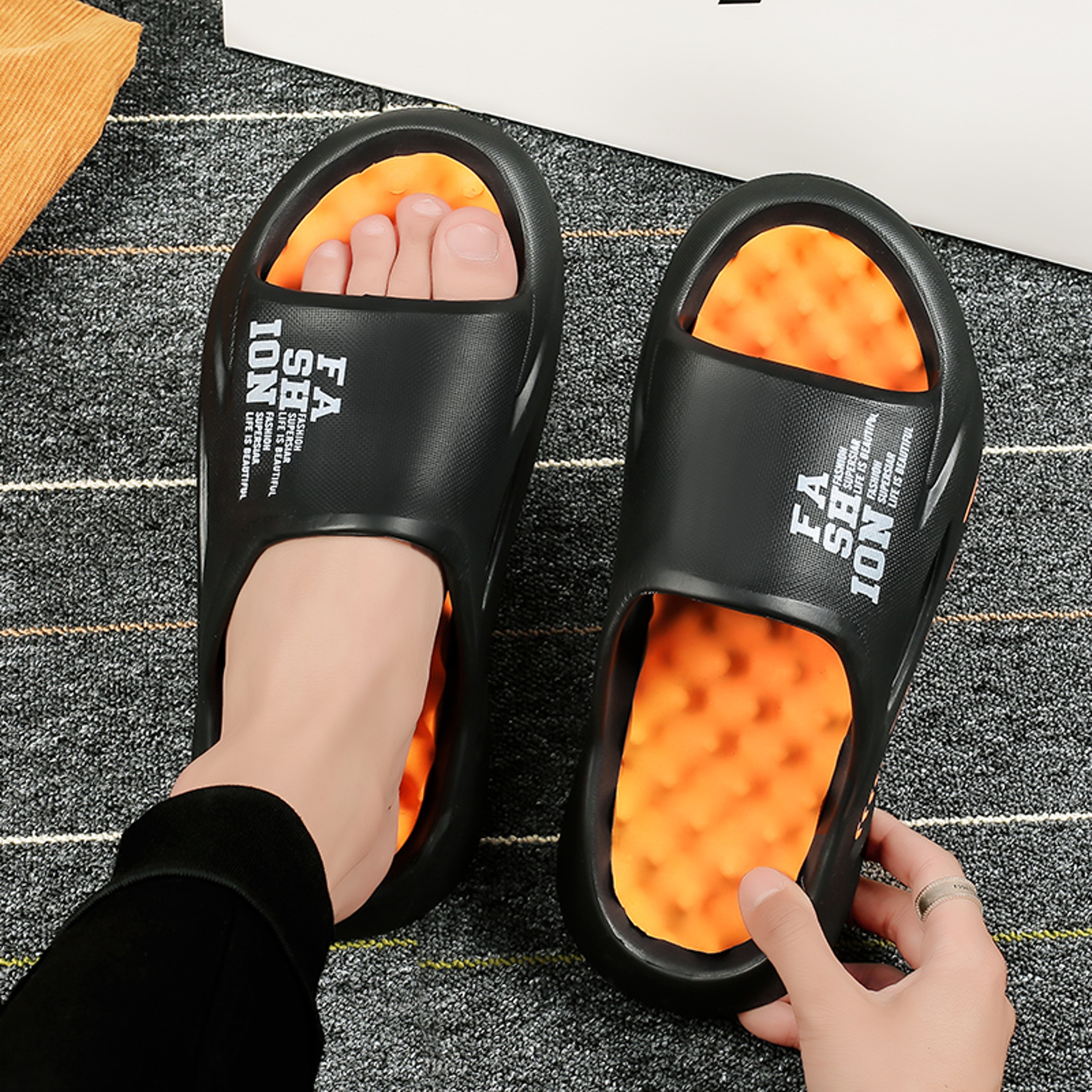 Summer Mens Massage Slippers Comfortable IndoorOutdoor Sandals With Soft Sole Beach Casual FlipFlop 2