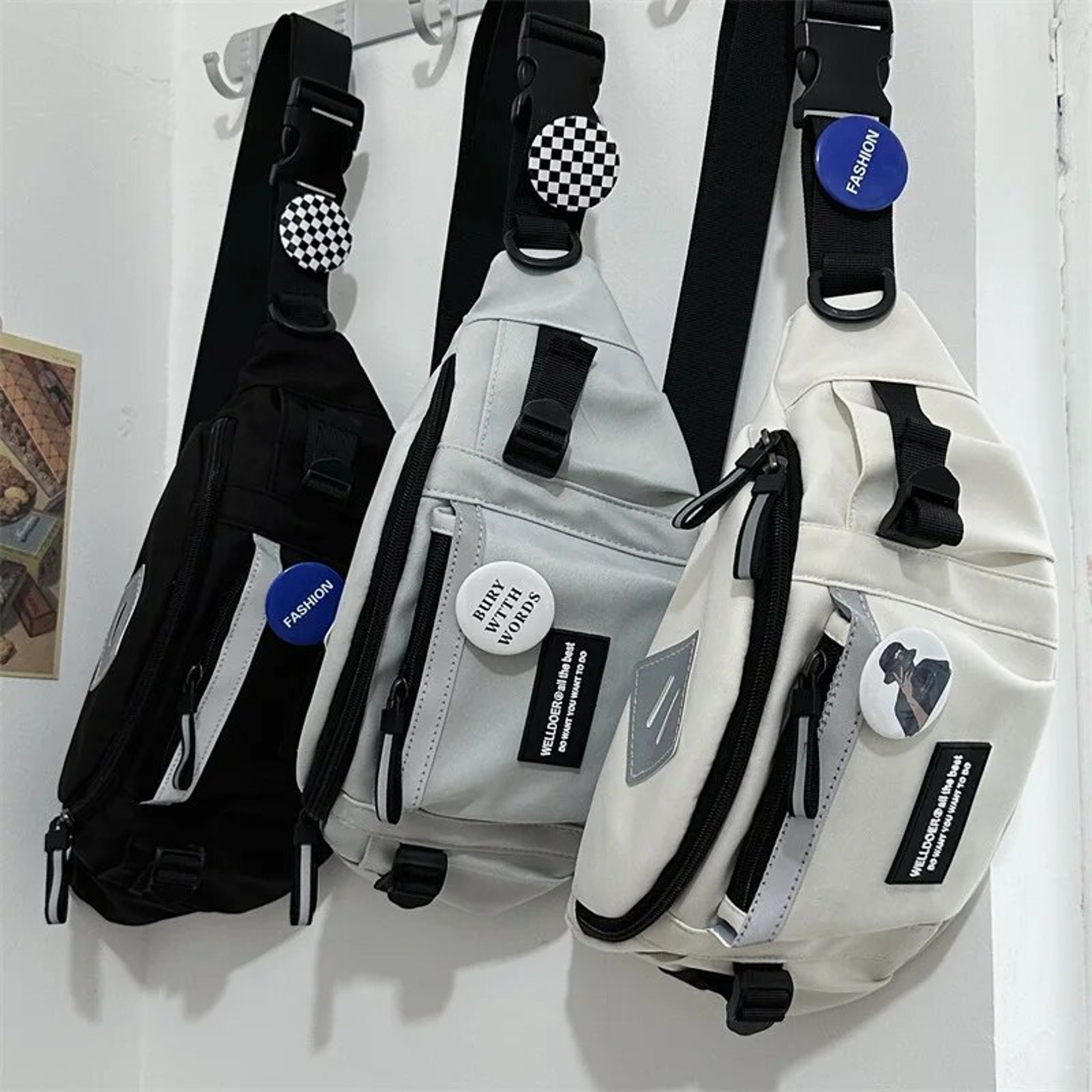 Unisex Chest Bag Waist Bag Stylish Crossbody Purses for Students & Everyday Use – view 1