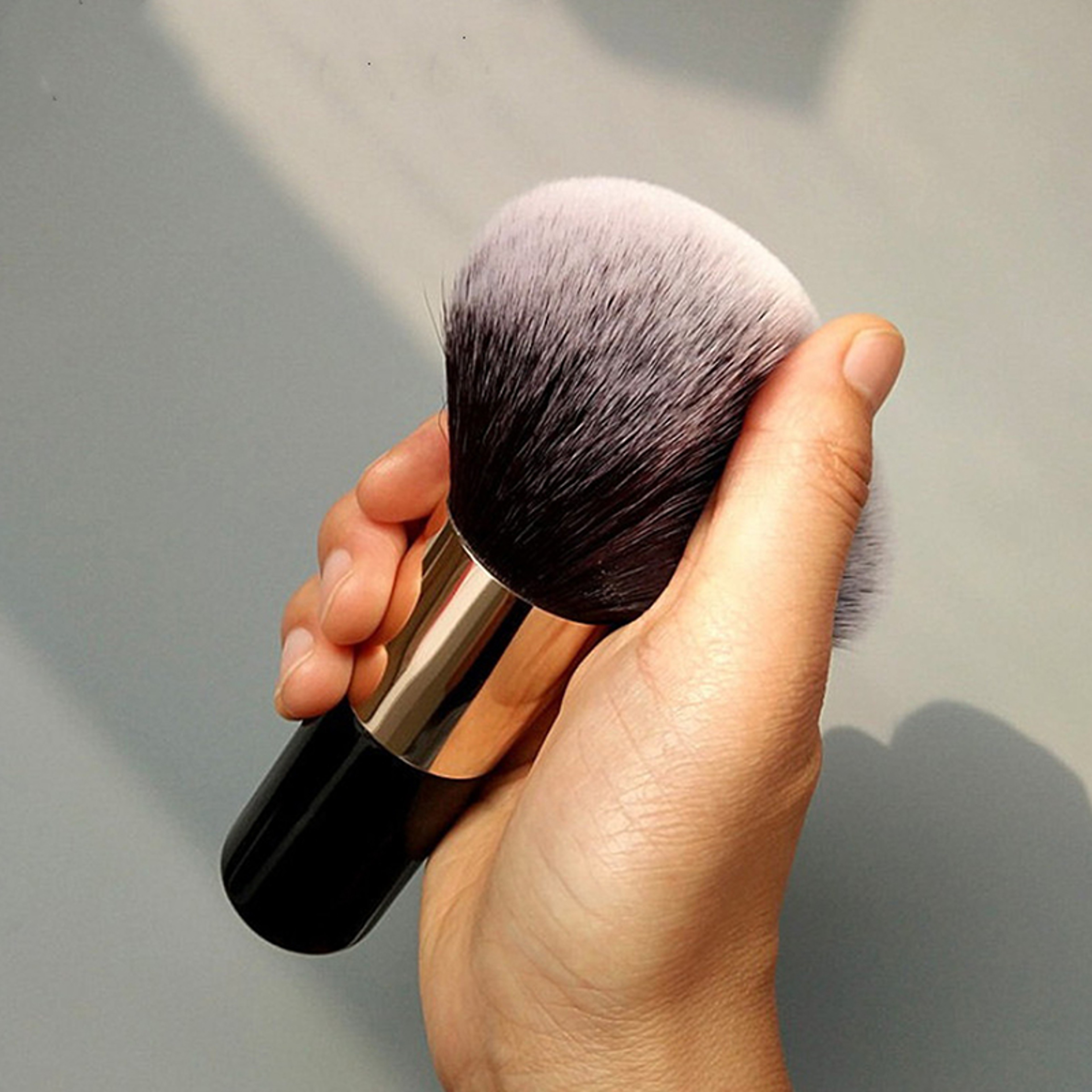 Large Soft Makeup Brush for Foundation, Powder, and Blush Premium Cosmetics Brush Tool – view 3